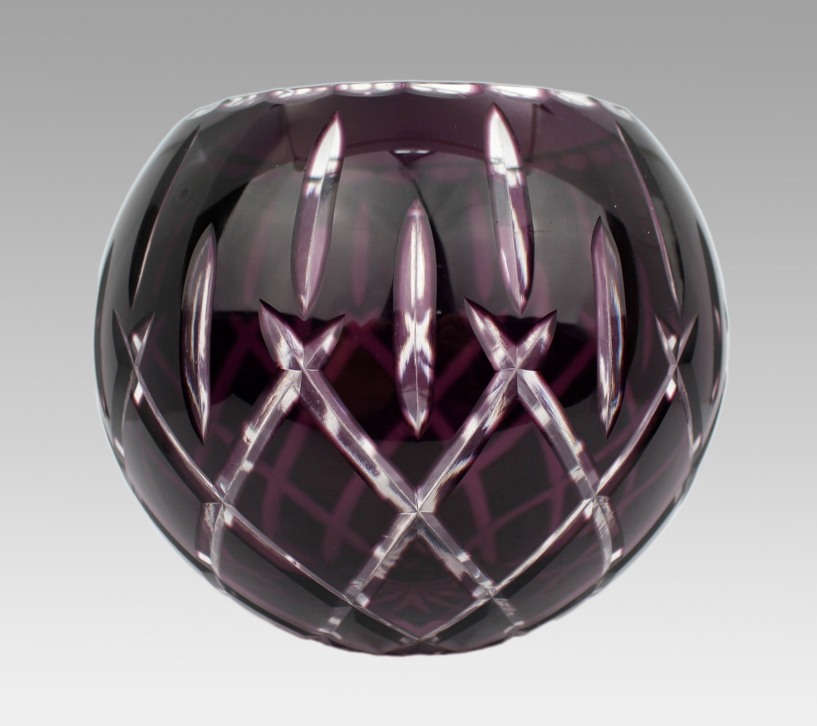 Gorham Crystal Amethyst Overlay Crystal Bowl: Title: Gorham Crystal Amethyst Overlay Crystal Bowl Description: Gorham Crystal Amethyst Overlay Crystal Bowl Overly cut glass by Gorham Crystal Measures 20 x 20 x 17 (height) cm.