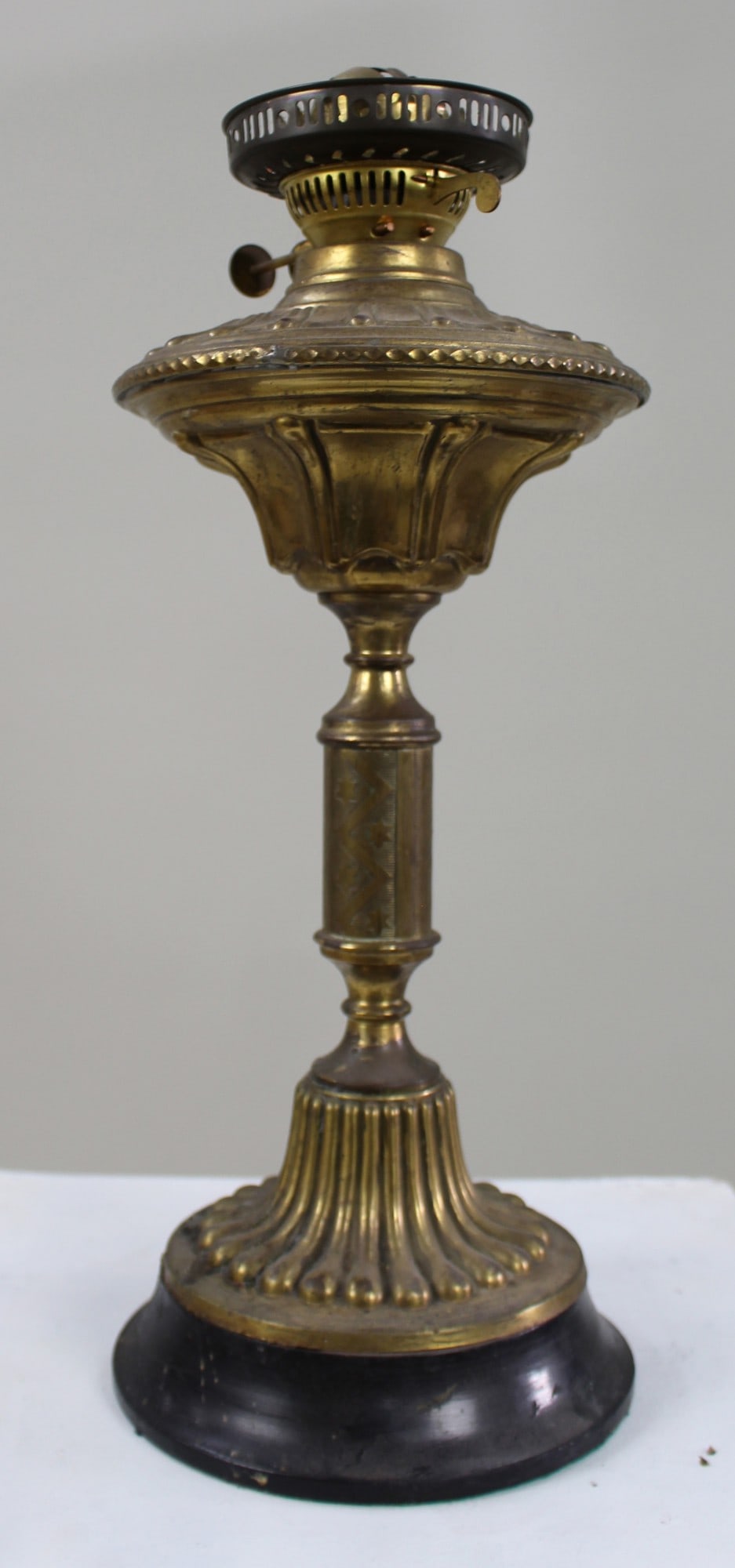 Antique Victorian Brass Duplex Oil Lamp Base (1 of 1)