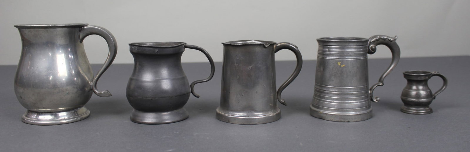 Collection of 5 Antique & Vintage Pewter Tankards: Title: Collection of 5 Antique & Vintage Pewter Tankards Description: Collection of 5 Antique & Vintage Pewter Tankards Condition: Used Delivery option: Collection & Delivery Location: