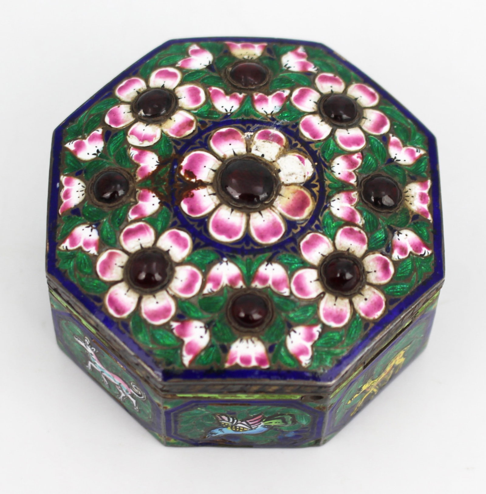 Antique Lucknow Silver Meenakari Octagonal Box, India, c.1890: Title: Antique Lucknow Silver Meenakari Octagonal Box, India, c.1890 Description: Antique Lucknow Silver Meenakari Octagonal Box, India, c.1890 We are pleased to offer a fine and highly de