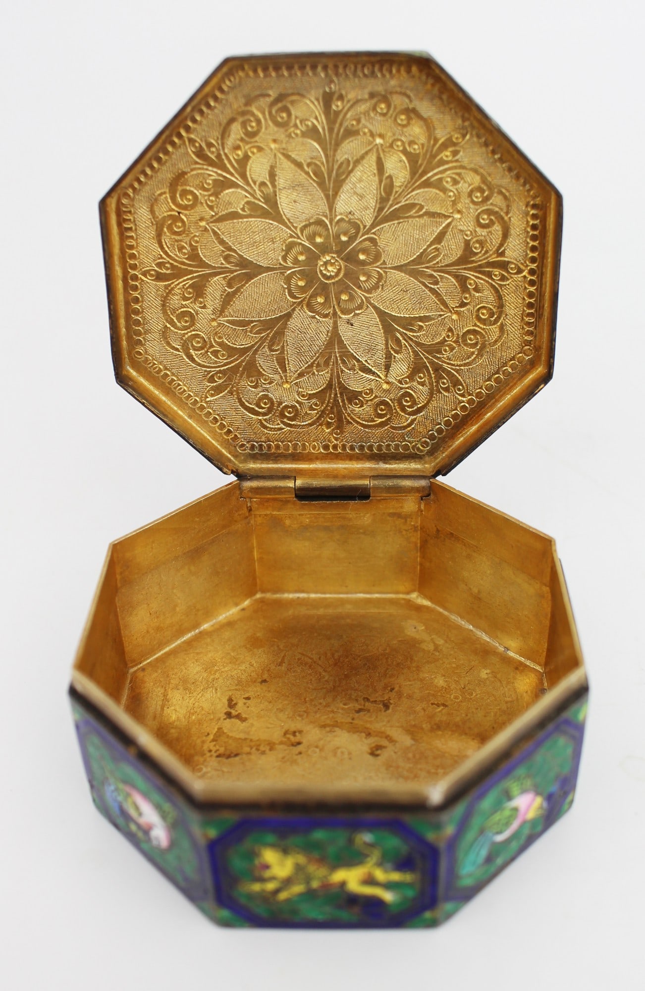 Antique Lucknow Silver Meenakari Octagonal Box, India, c.1890 - 3