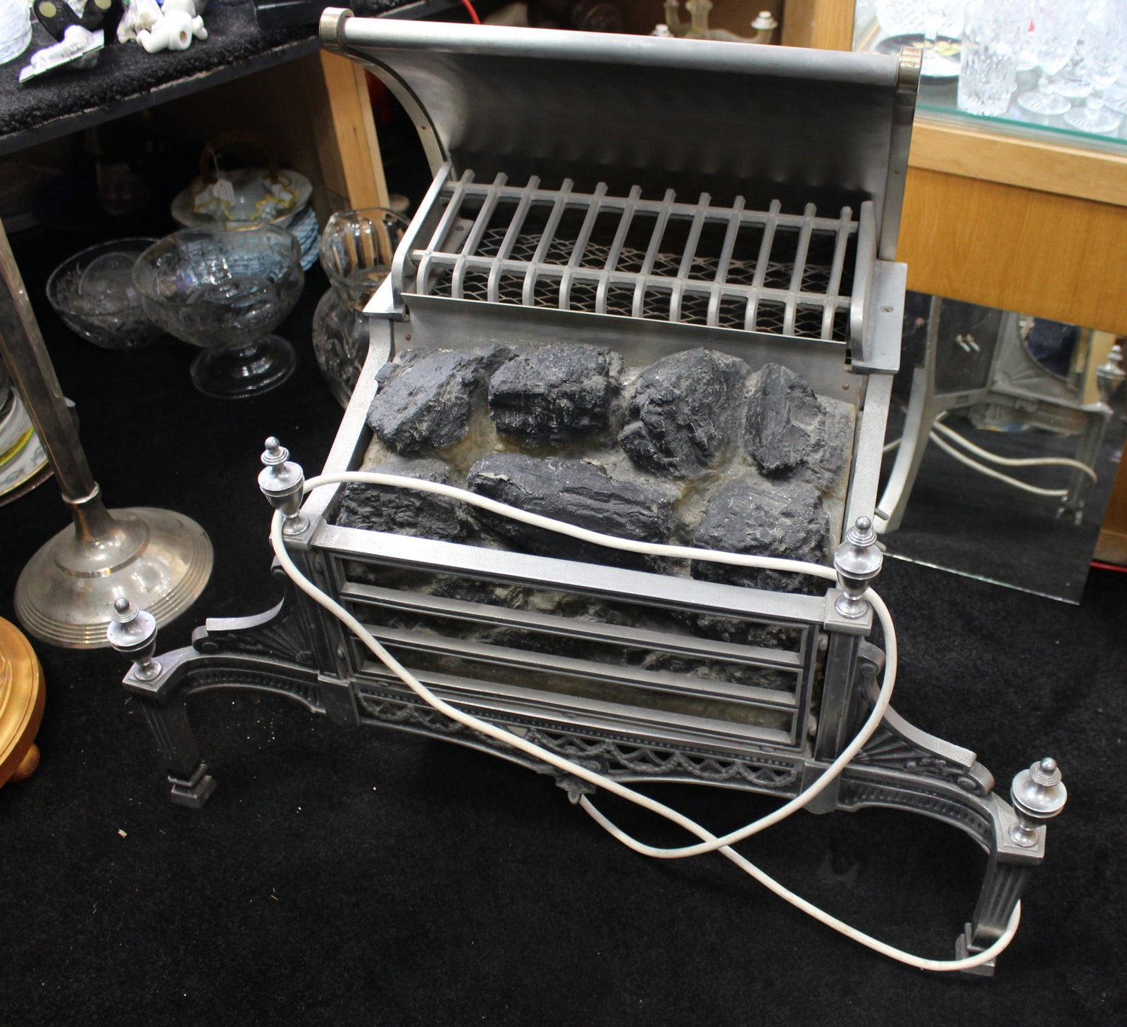 Vintage Belling Fire Grate: Title: Vintage Belling Fire Grate Description: Vintage Belling Fire Grate. Measures 81 x 46 x 70 (height) cm Condition: Used Delivery option: Collection & Delivery Location: WR1 Category: Antiques