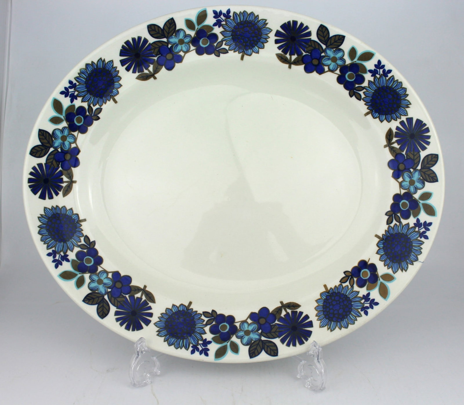 W.H.Grindley & Co Hawaii Serving Dish: Title: W.H.Grindley & Co Hawaii Serving Dish Description: W.H.Grindley & Co Hawaii Serving Dish. Measures 35 x 30 cm. Very good pre-owned condition; no chips, cracks or repairs Condition: