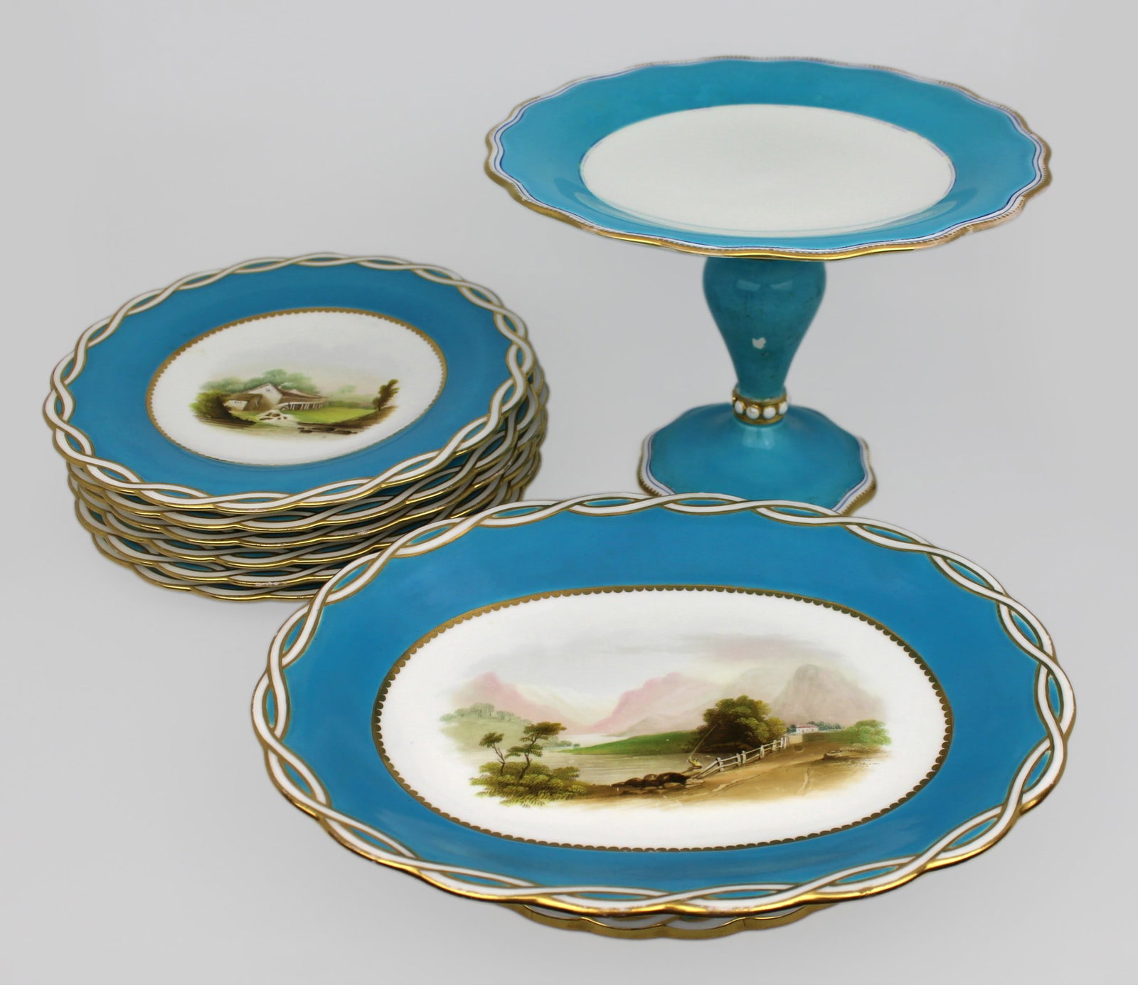 Antique Minton Victorian Porcelain Part Dessert Service: Title: Antique Minton Victorian Porcelain Part Dessert Service Description: Antique Minton Victorian Porcelain Part Dessert Service This elegant part dessert service consists of 6 plates, 1 comport,