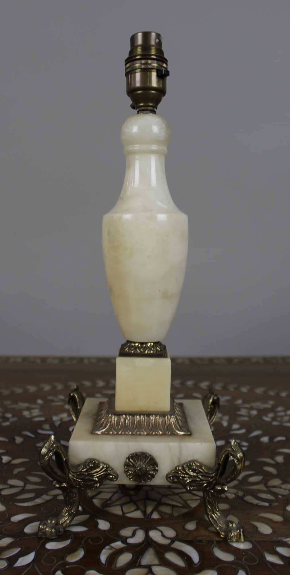 Vintage Alabaster and Metal Mounted Table Lamp - 3