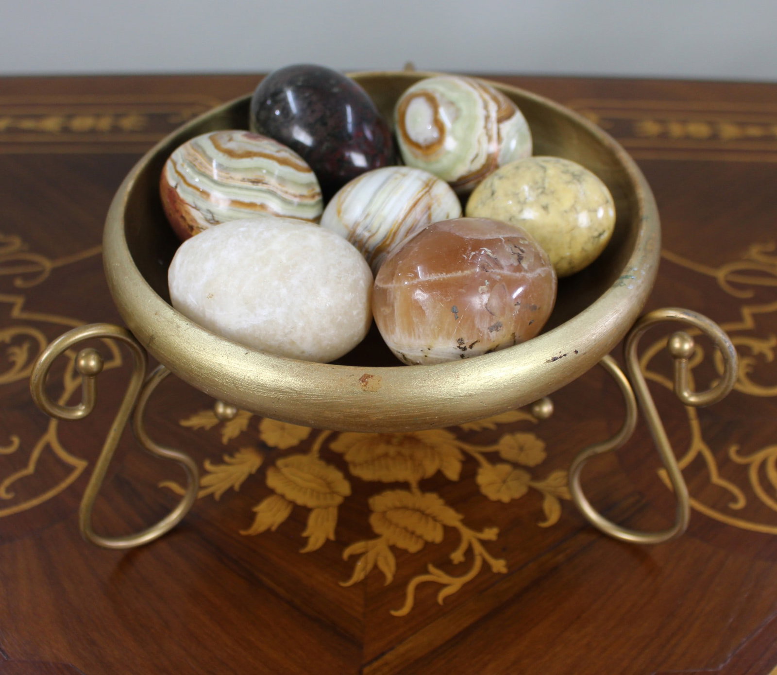 Gilt Bowl with Marble Eggs: Title: Gilt Bowl with Marble Eggs Description: Gilt Bowl with Marble Eggs Condition: Used Delivery option: Collection & Delivery Location: WR1 Category: Antiques
