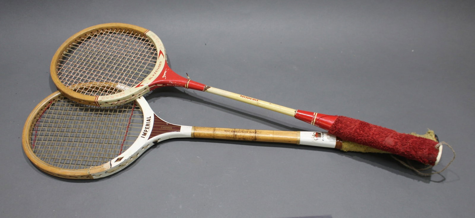 Pair of Vintage Squash Rackets Imperial & Slazenger: Title: Pair of Vintage Squash Rackets Imperial & Slazenger Description: Pair of Squash Rackets Imperial & Slazenger Vintage, 20th century Approx. 70 cm in length Fair old condition as