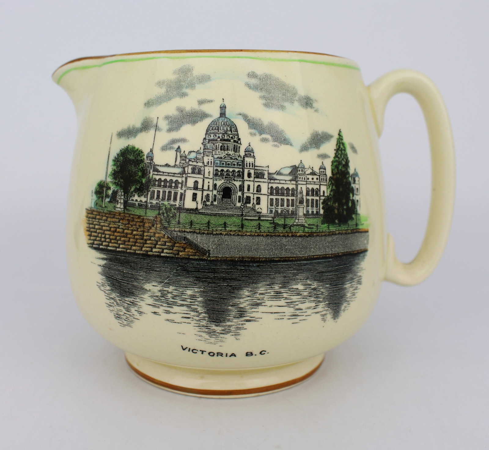 Vintage Crown Devon Fielding's Jug c.1930: Title: Vintage Crown Devon Fielding's Jug c.1930 Description: Vintage Crown Devon Fielding's Jug c.1930. Made in England. Measures 16 x 12 x 12 (height) cm. Good condition; no chips, cracks or