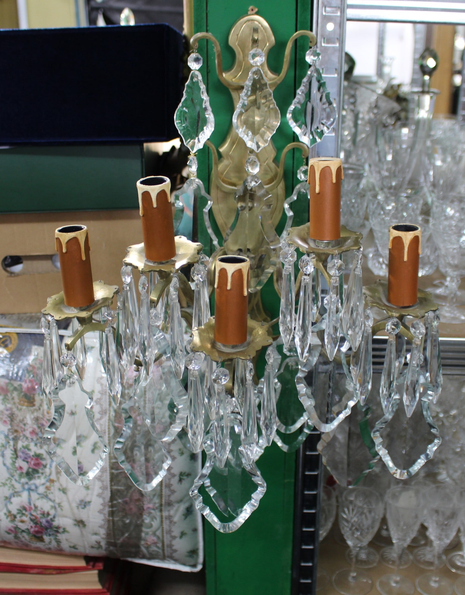 Pair of Fine Louis XV Style French Brass and Cut Crystal Wall Lights - 4