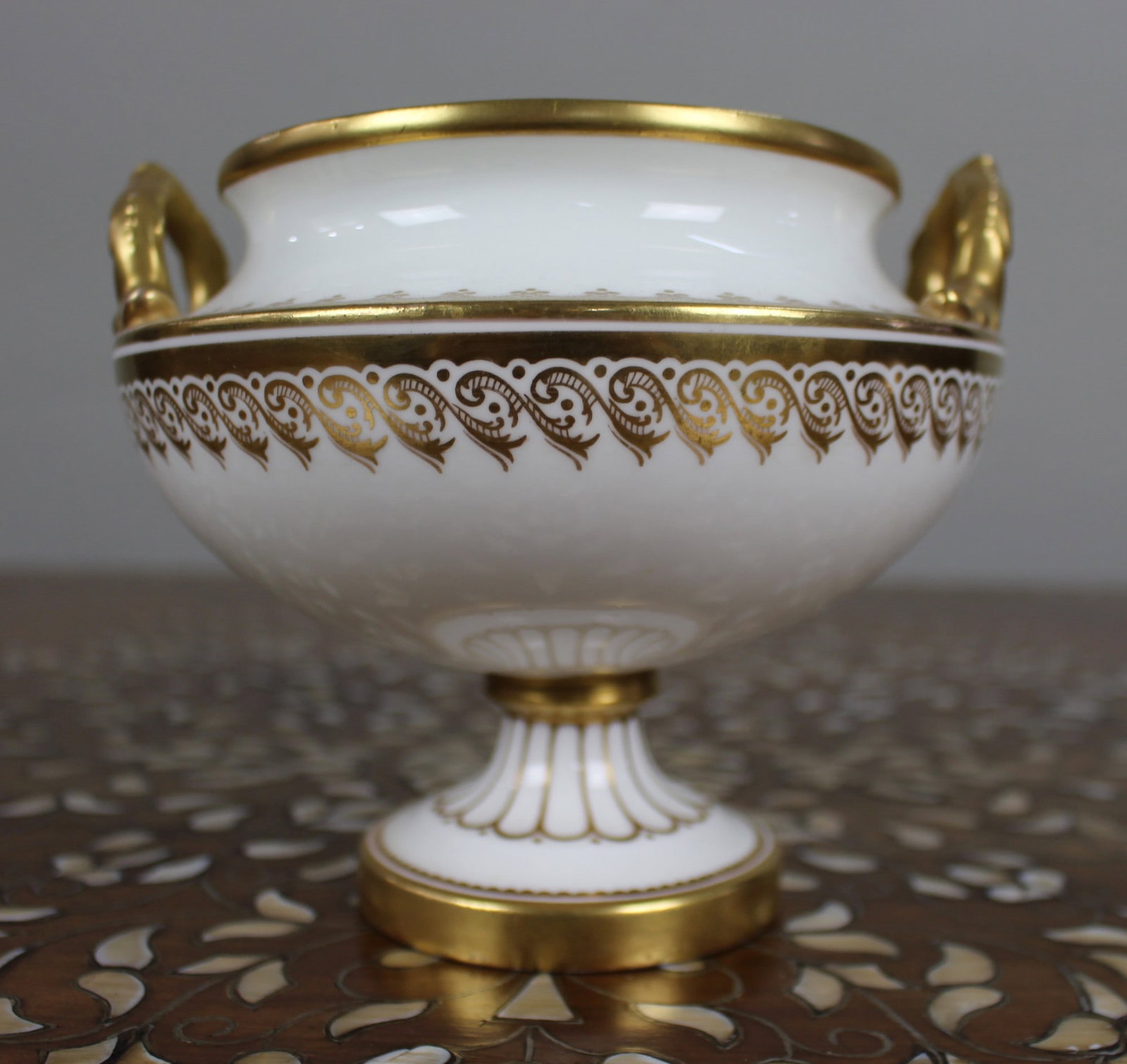 19th Century English White & Gilt Two-Handled Porcelain Urn - 3