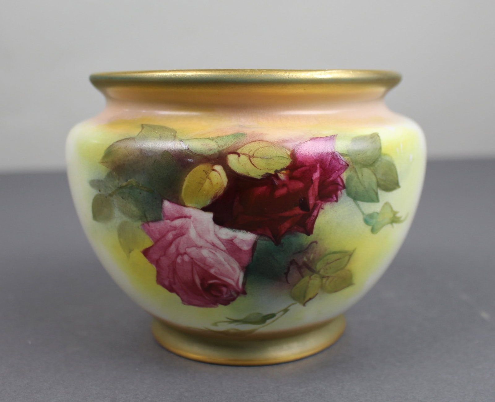 Antique Royal Worcester Hand-Painted Rose Vase – F132 (Date Code 1912): Title: Antique Royal Worcester Hand-Painted Rose Vase – F132 (Date Code 1912) Description: Antique Royal Worcester Hand-Painted Rose Vase – F132 (Date Code 1912) A fine Edwardi