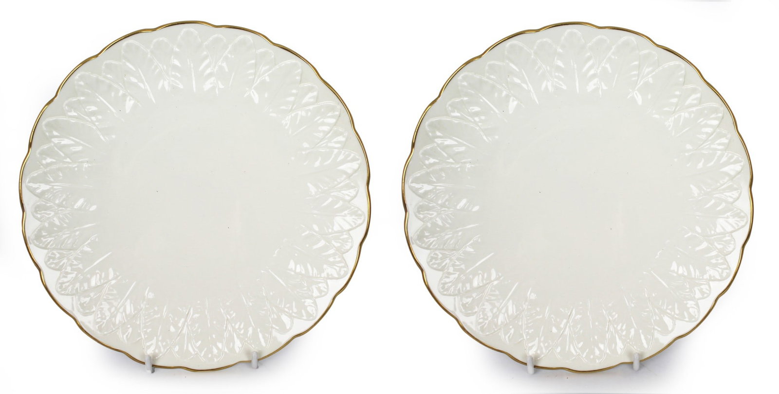 Pair of Royal Worcester Fern Leaf Plates: Title: Pair of Royal Worcester Fern Leaf Plates Description: Pair of Royal Worcester Fern Leaf Plates Royal Worcester. 2 matching plates. Width: 24 cm. Very good condition; no chips, cracks or