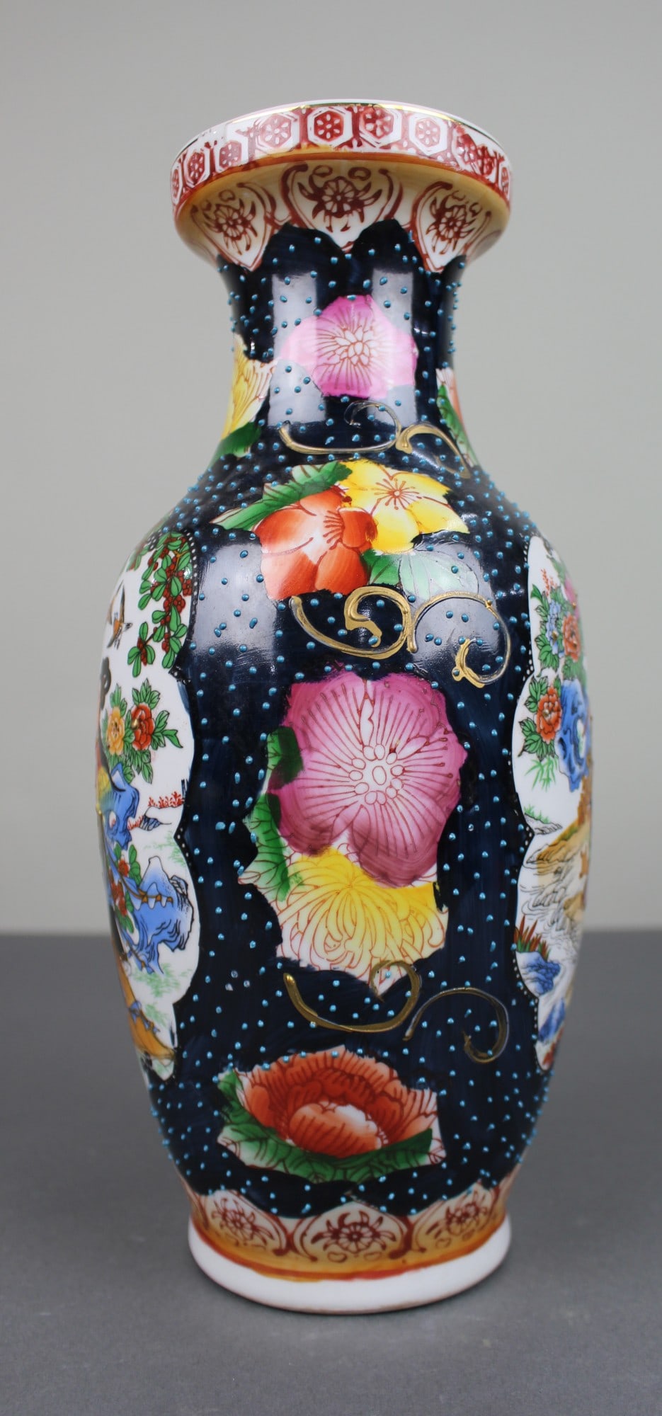 Decorative Japanese Porcelain Vase, Mid to Late 20th Century - 3