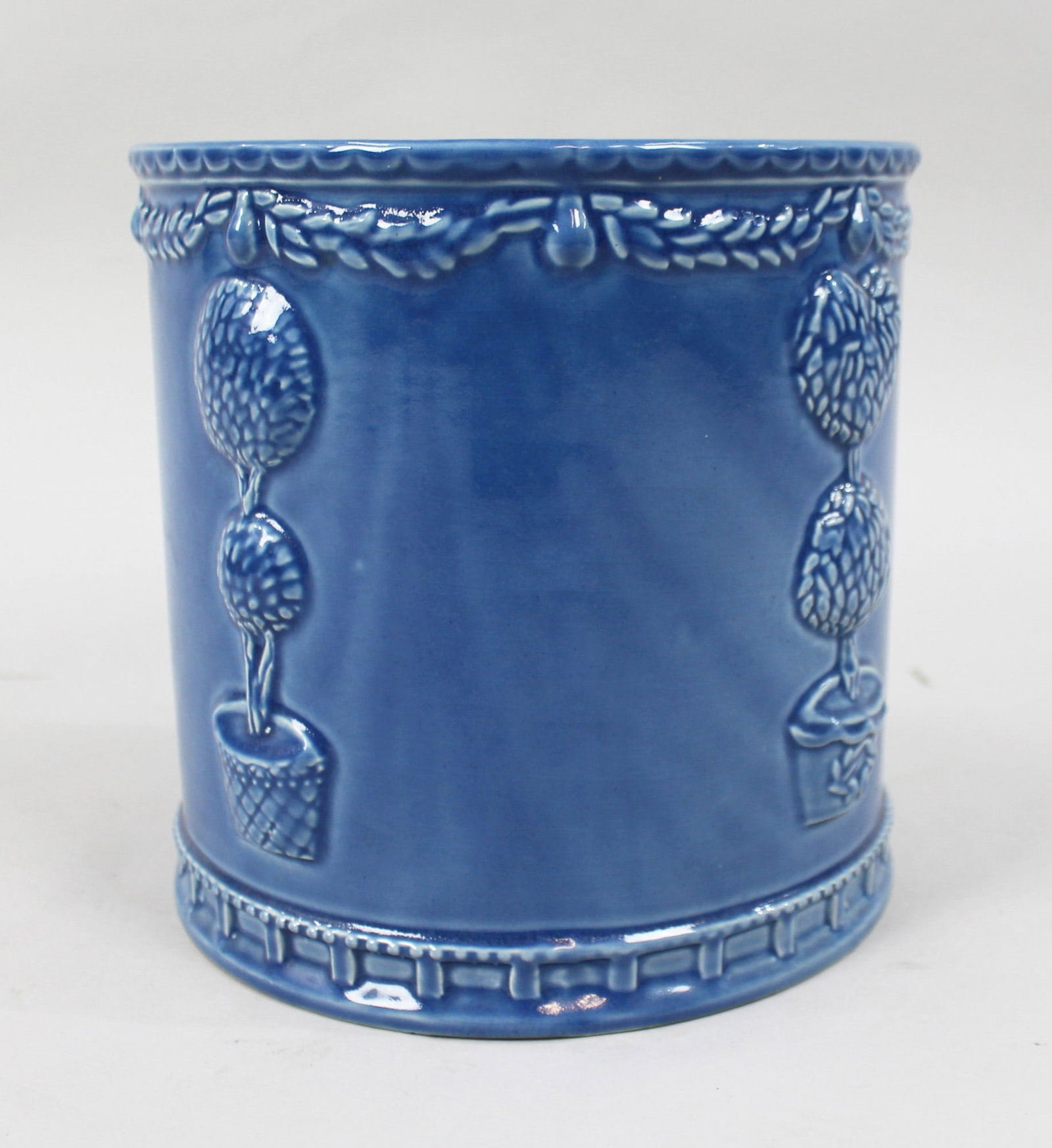 Large Blue Ceramic Planter: Title: Large Blue Ceramic Planter Description: 20th century. Width: 23 cm. Height: 23 cm. Good condition; no chips, cracks or repairs, some craquelure to glaze Condition: Used Delivery option: