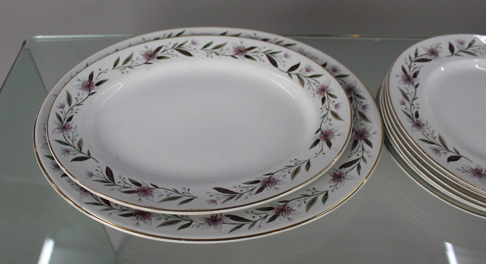Chinastyle Simpson Potteries Naples Part Dinner Service - 3