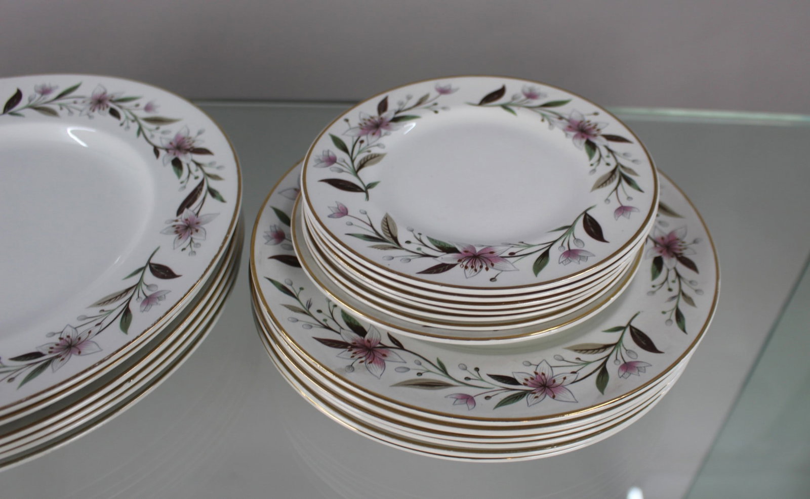 Chinastyle Simpson Potteries Naples Part Dinner Service - 5
