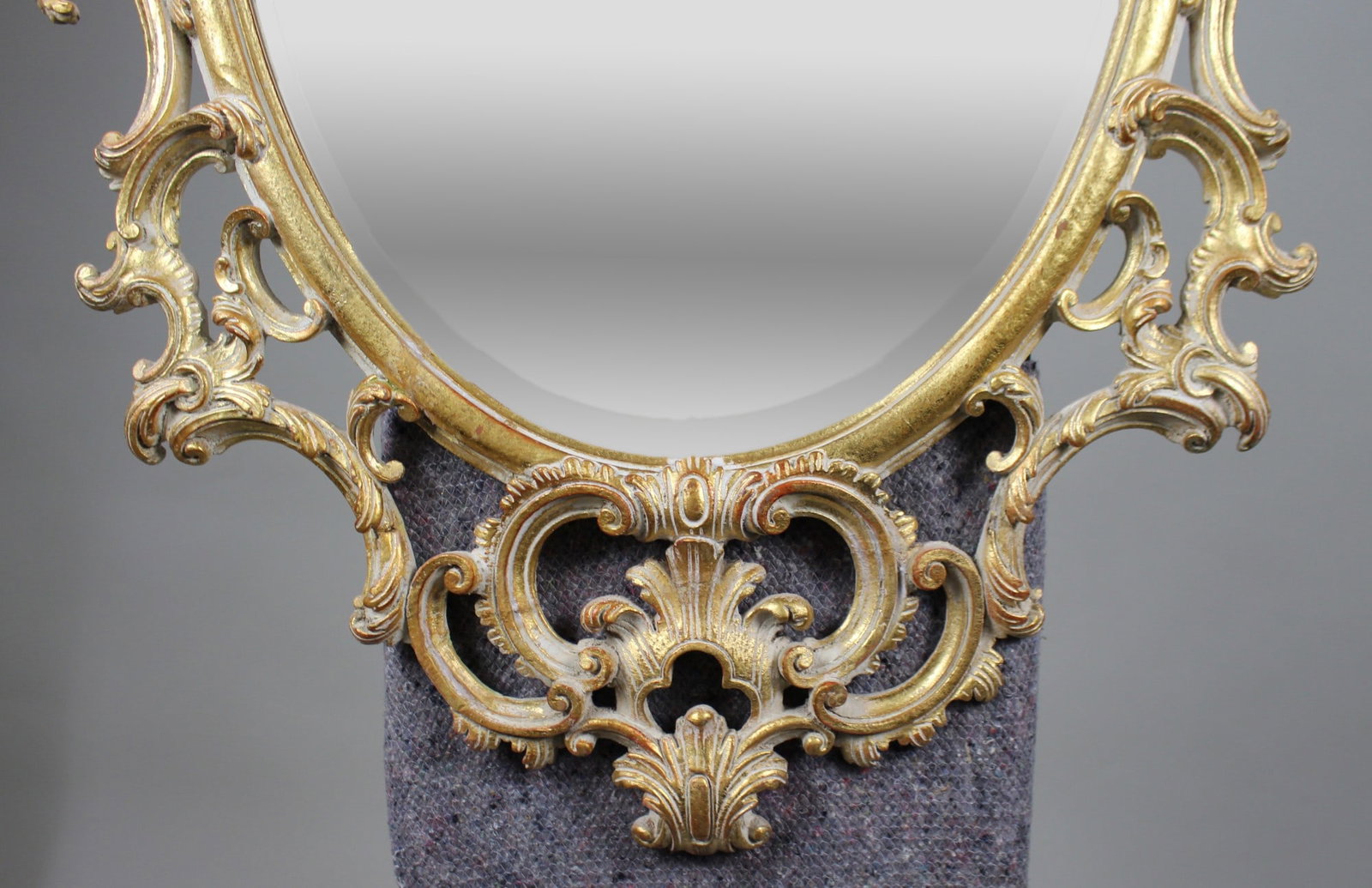 Large Italian Rococo-Style Carved Giltwood Oval Wall Mirror, Florentine, 20th Century - 4