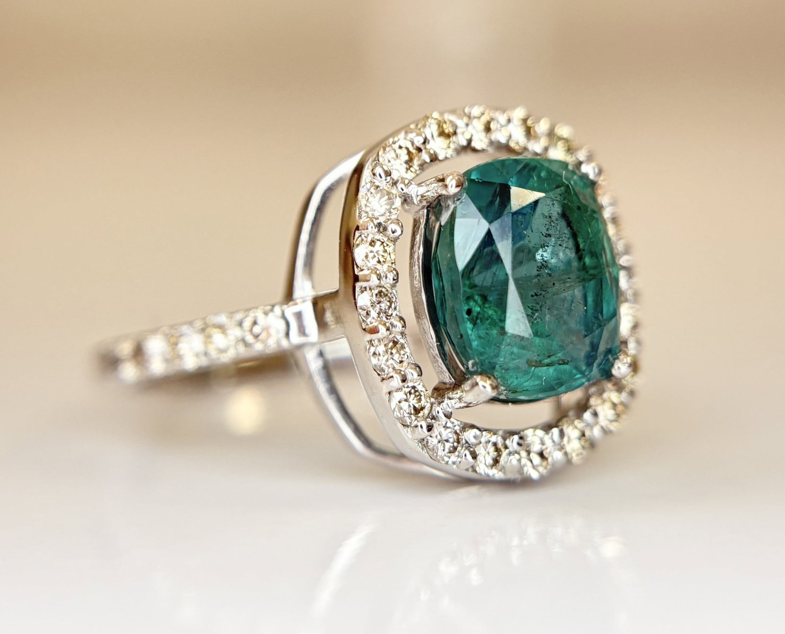 Beautiful 2.25 CT Natural Emerald Ring With Natural Diamonds & Platinum 950 - 2