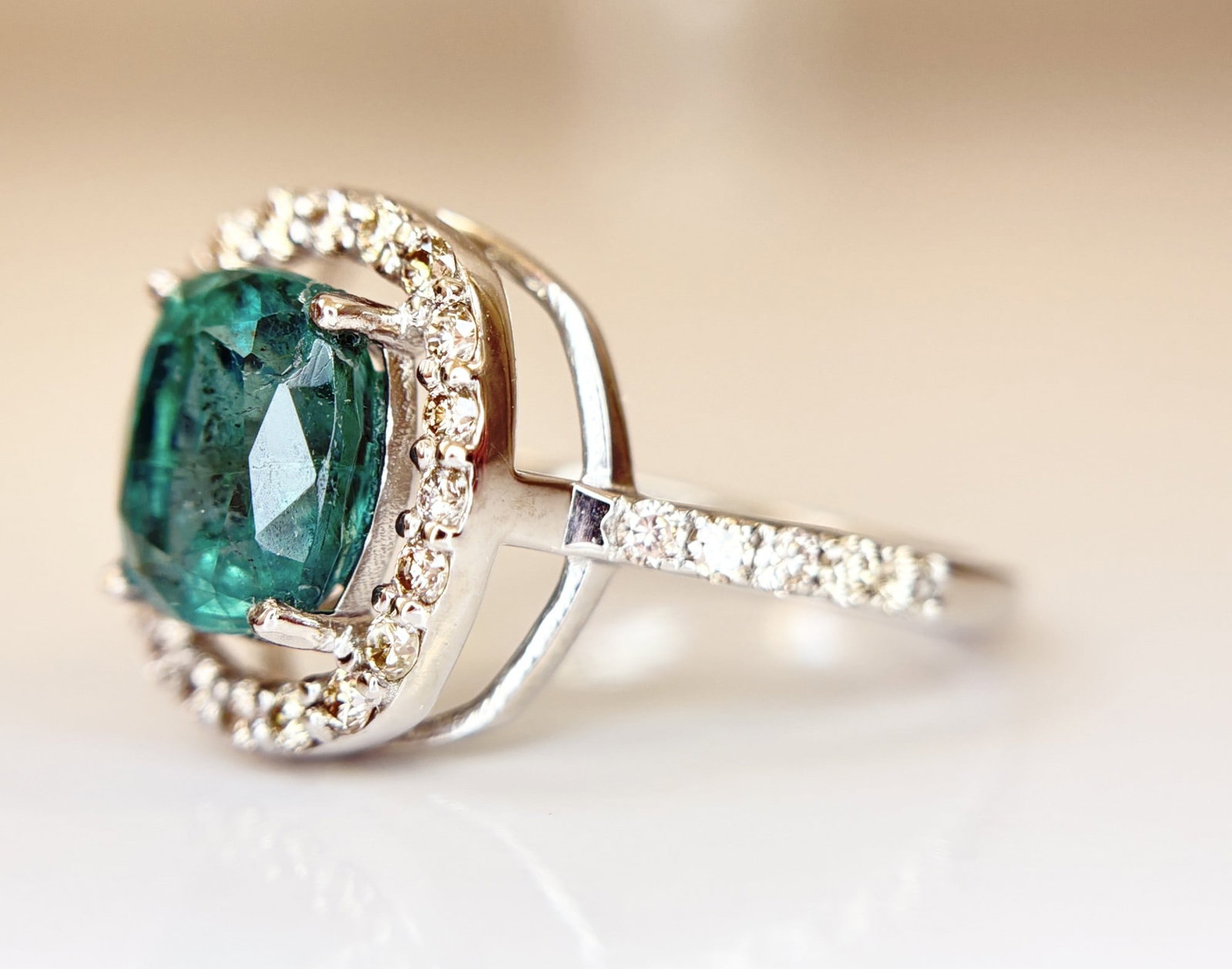 Beautiful 2.25 CT Natural Emerald Ring With Natural Diamonds & Platinum 950 - 3