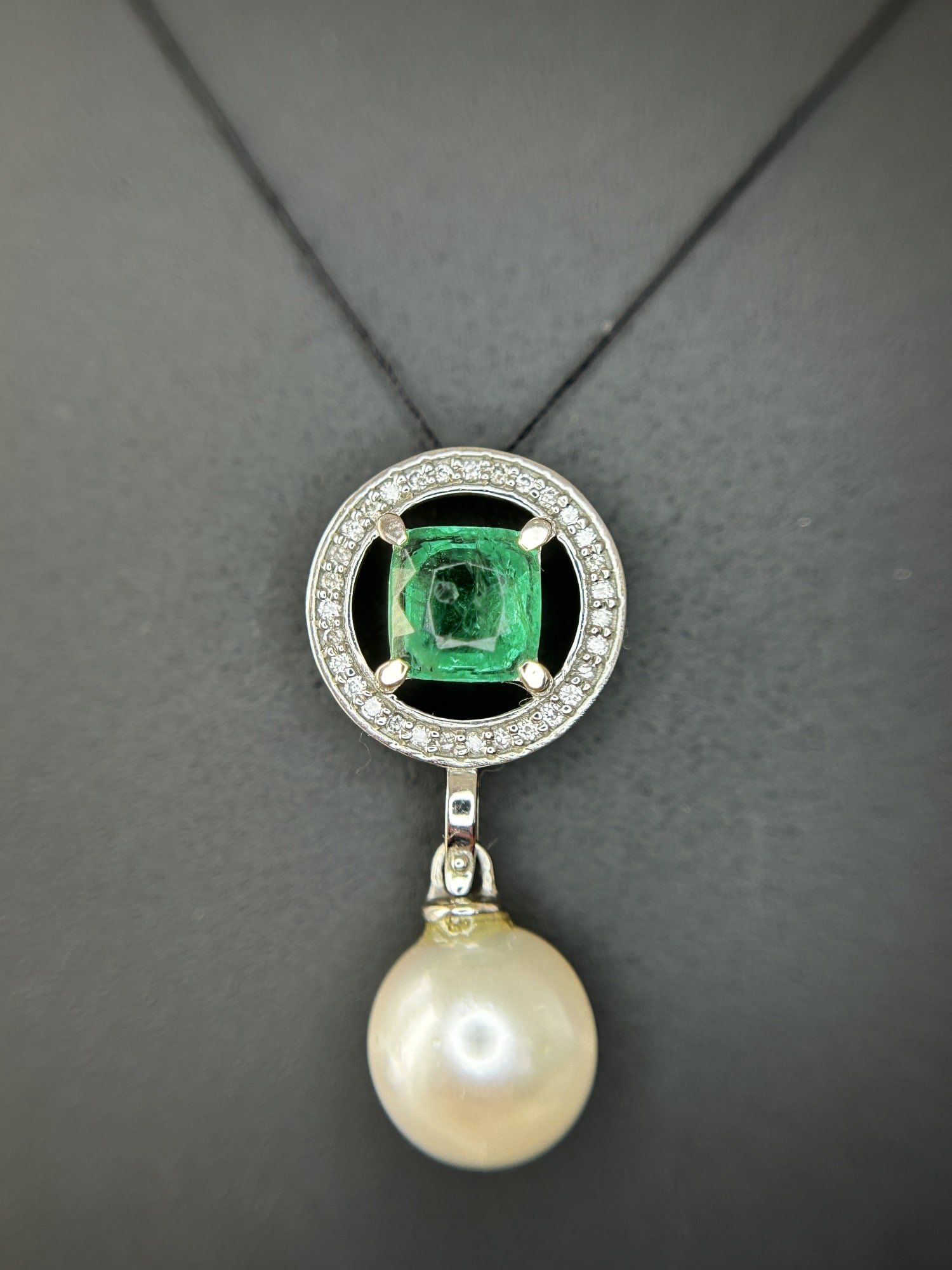 Beautiful 5.55CT South Sea Pearl, 1.14ct Emerald, Diamonds & 950 Platinum Pendant - 3