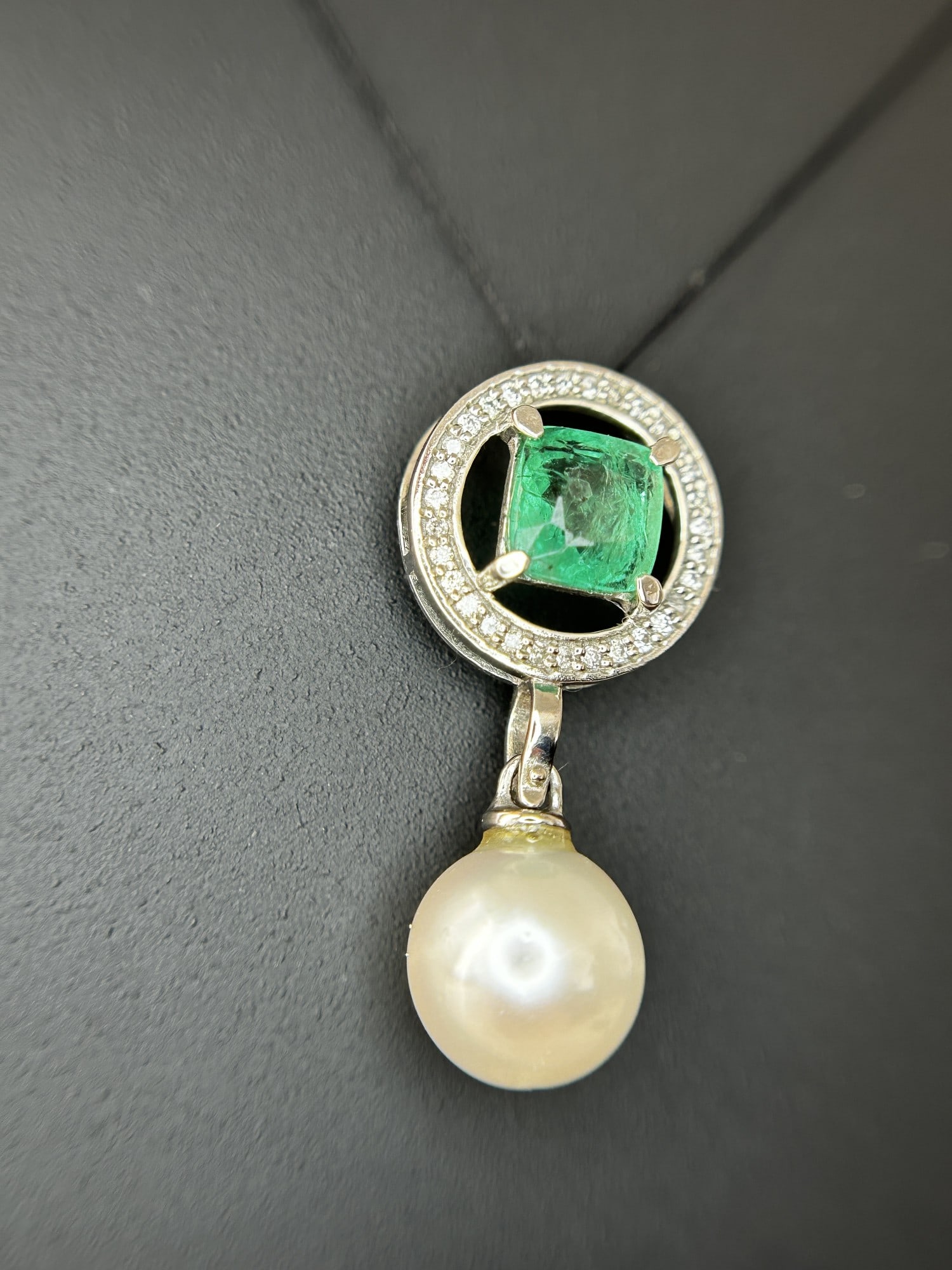 Beautiful 5.55CT South Sea Pearl, 1.14ct Emerald, Diamonds & 950 Platinum Pendant - 4