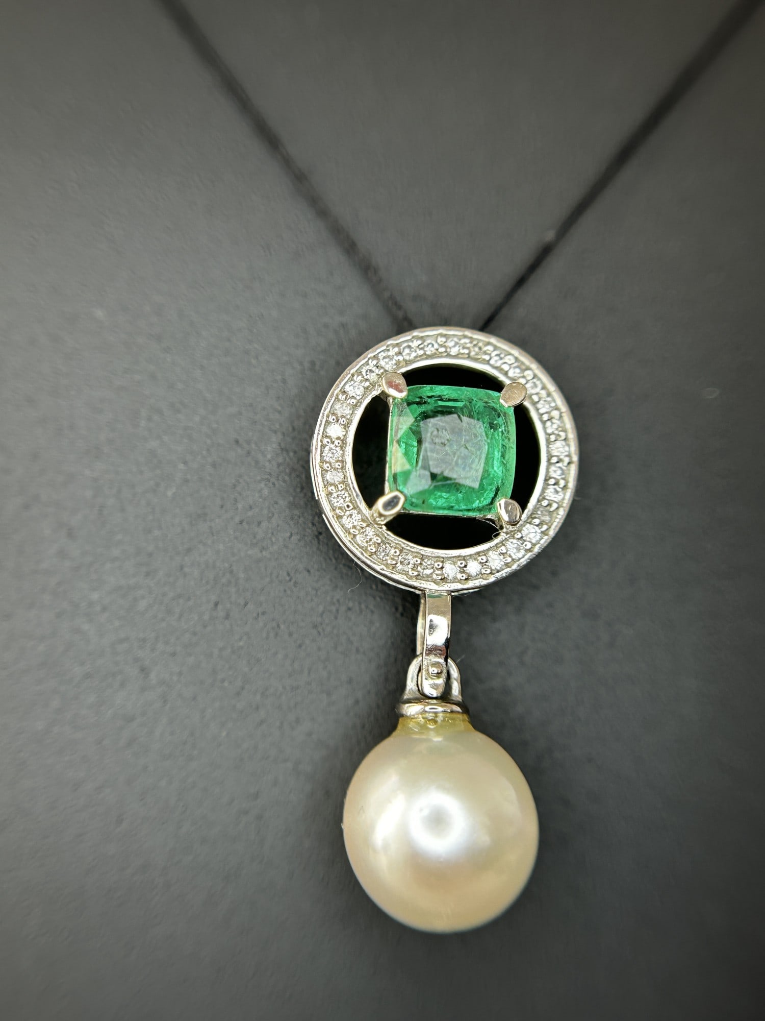 Beautiful 5.55CT South Sea Pearl, 1.14ct Emerald, Diamonds & 950 Platinum Pendant - 6
