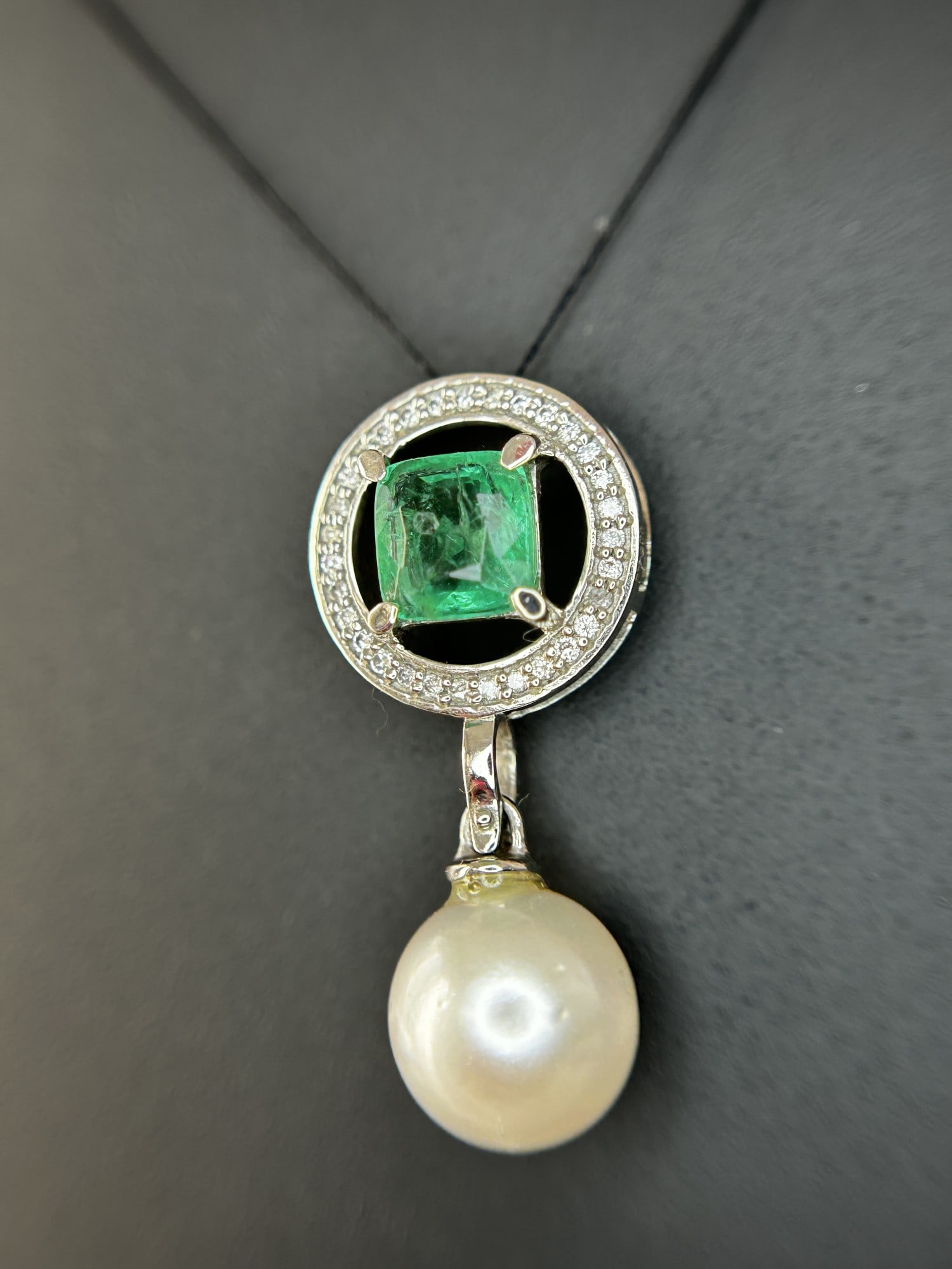 Beautiful 5.55CT South Sea Pearl, 1.14ct Emerald, Diamonds & 950 Platinum Pendant - 7
