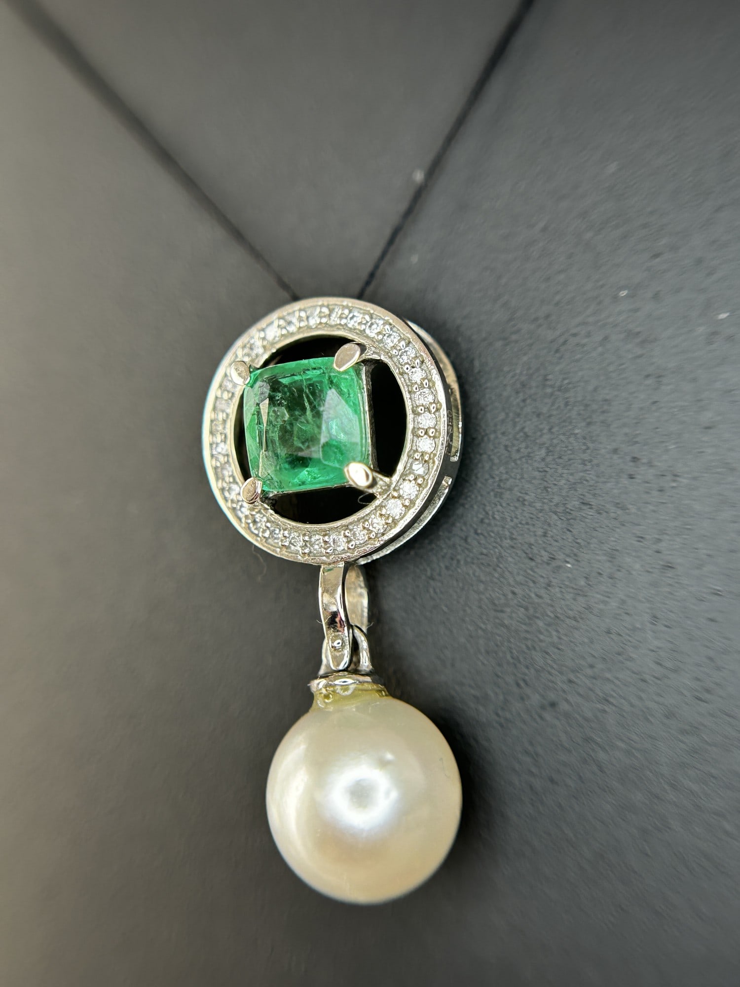 Beautiful 5.55CT South Sea Pearl, 1.14ct Emerald, Diamonds & 950 Platinum Pendant - 8