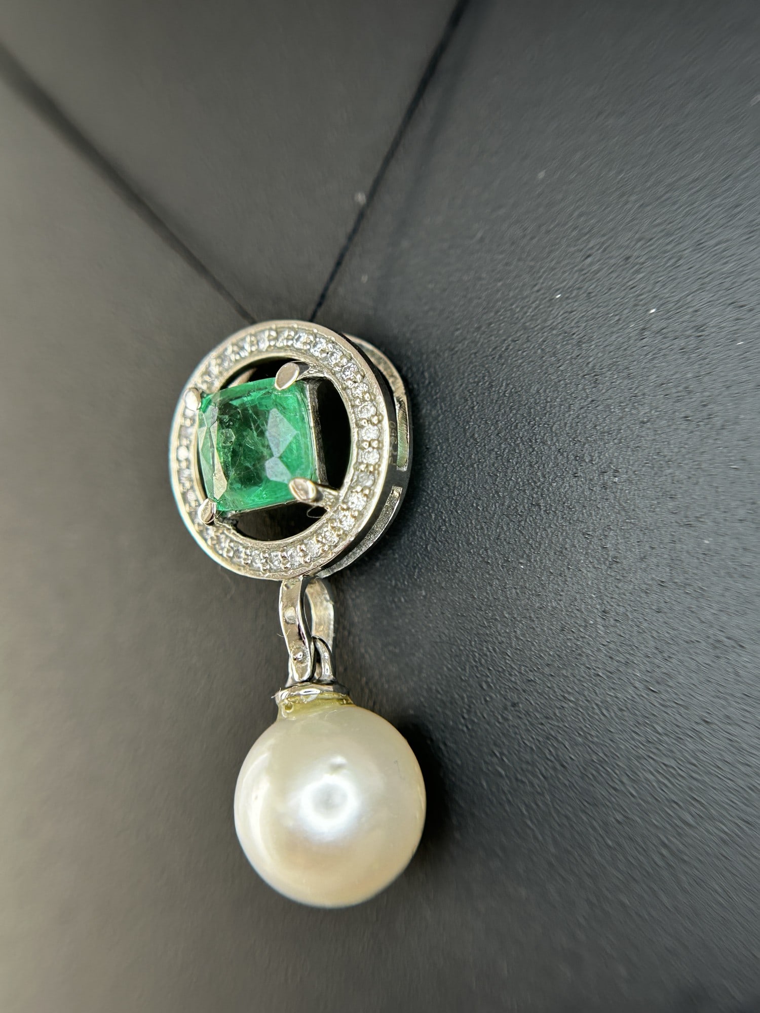 Beautiful 5.55CT South Sea Pearl, 1.14ct Emerald, Diamonds & 950 Platinum Pendant - 9