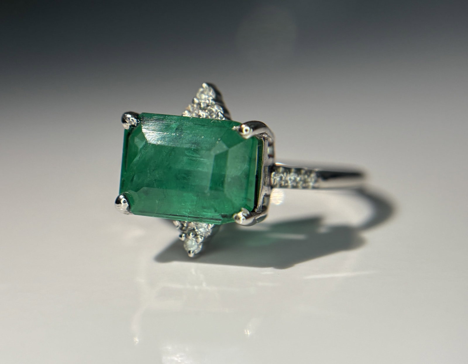 Beautiful 4.05 CT Natural Emerald Ring With Natural Diamonds & Platinum 950 - 3