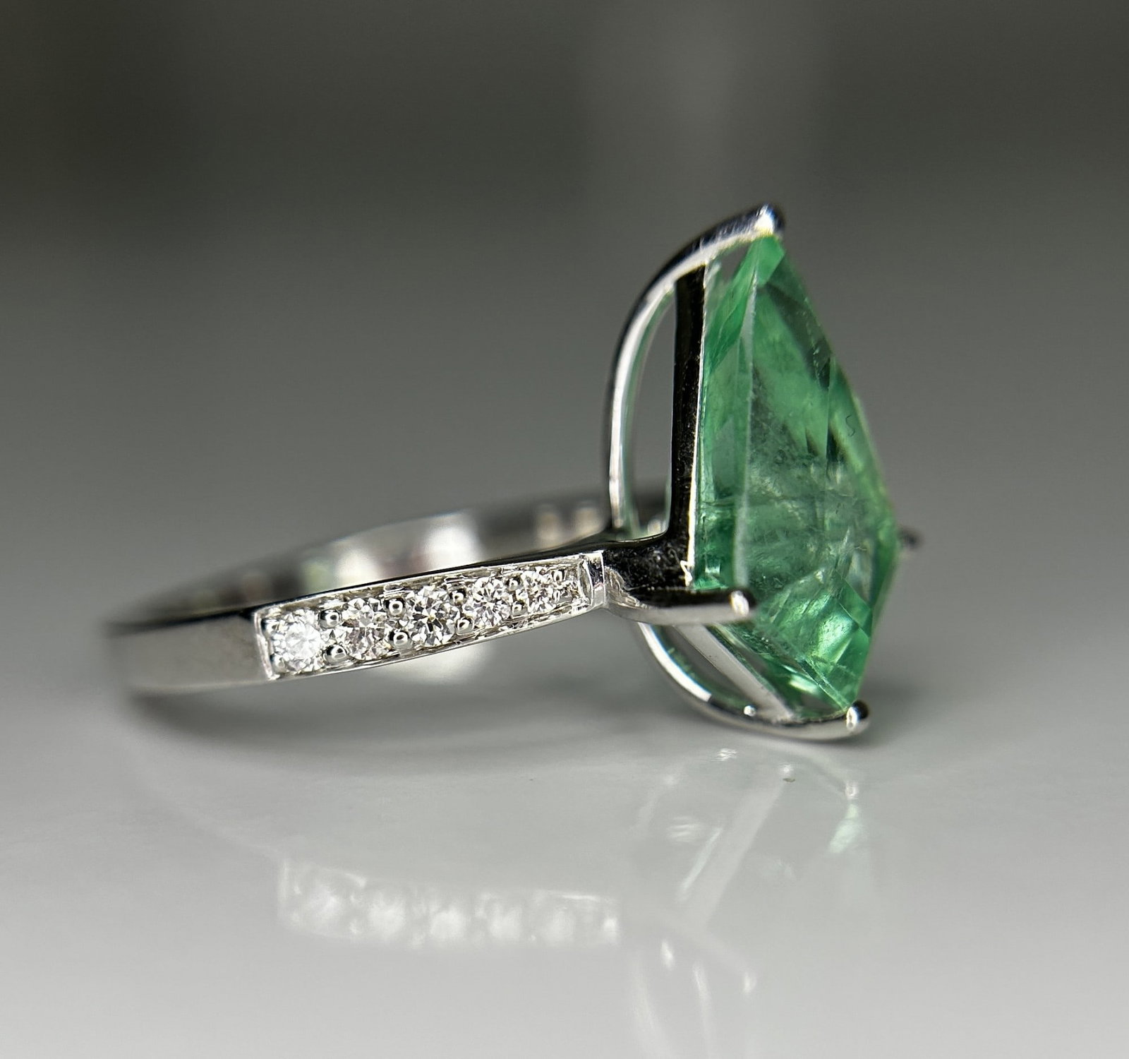 Beautiful Natural Columbian Emerald 3.63 CT With Natural Diamonds & 14k Gold - 6
