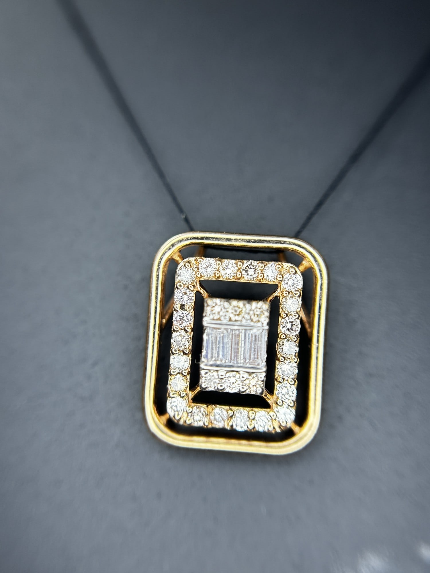 Beautiful Natural 0.40 CT Diamond Pendant With 18k Yellow Gold - 3