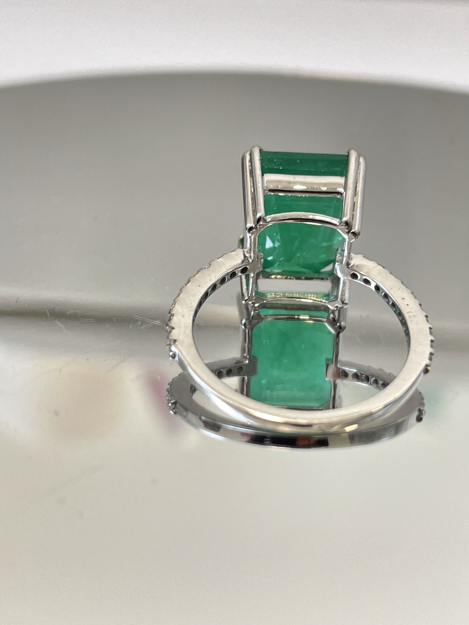 Beautiful 7.19CT Natural Emerald With Natural Diamonds & 18k White Gold - 6