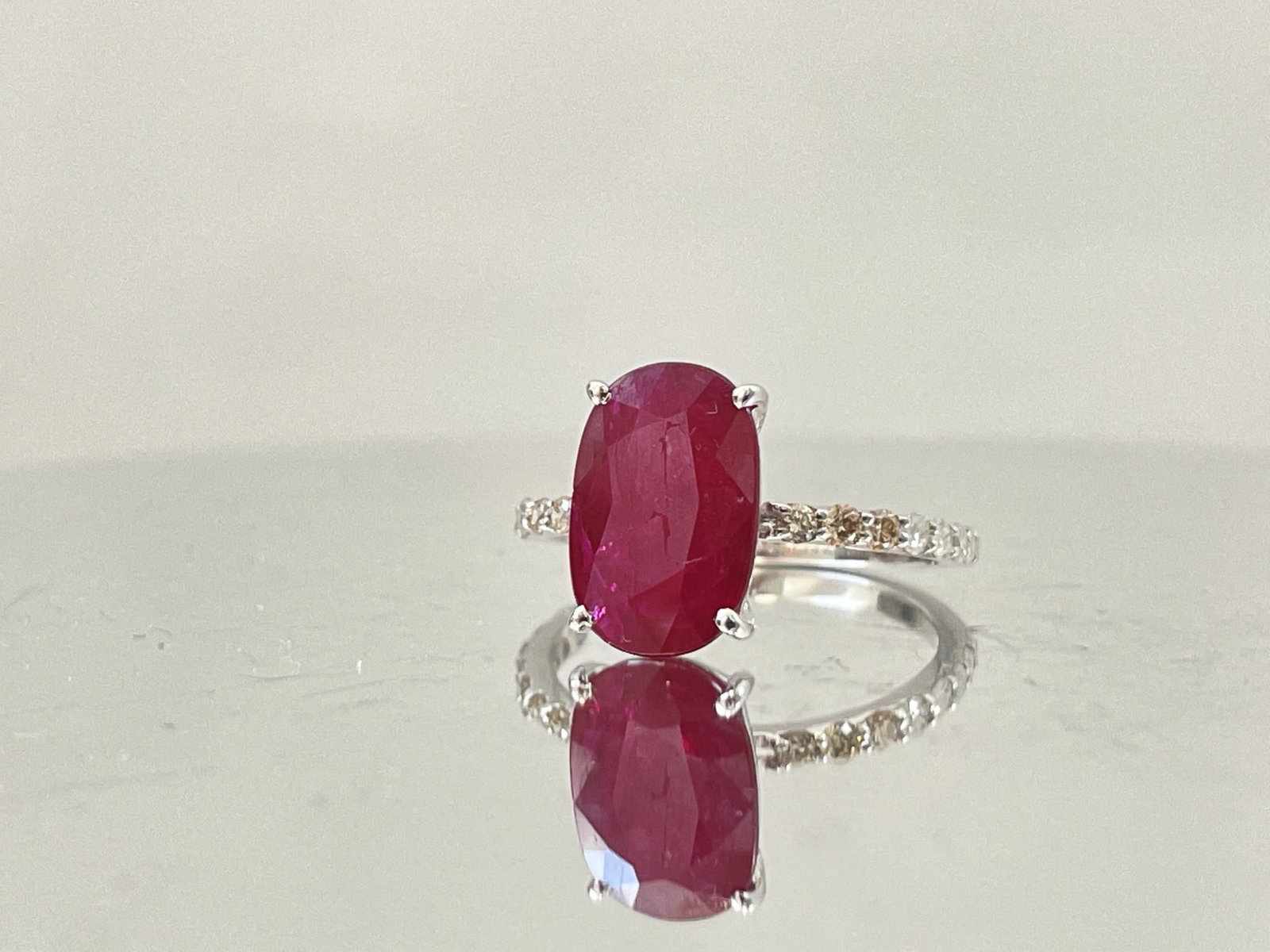 Natural Burma Ruby 3.26 CT With Natural Diamonds & 18k Gold - 2