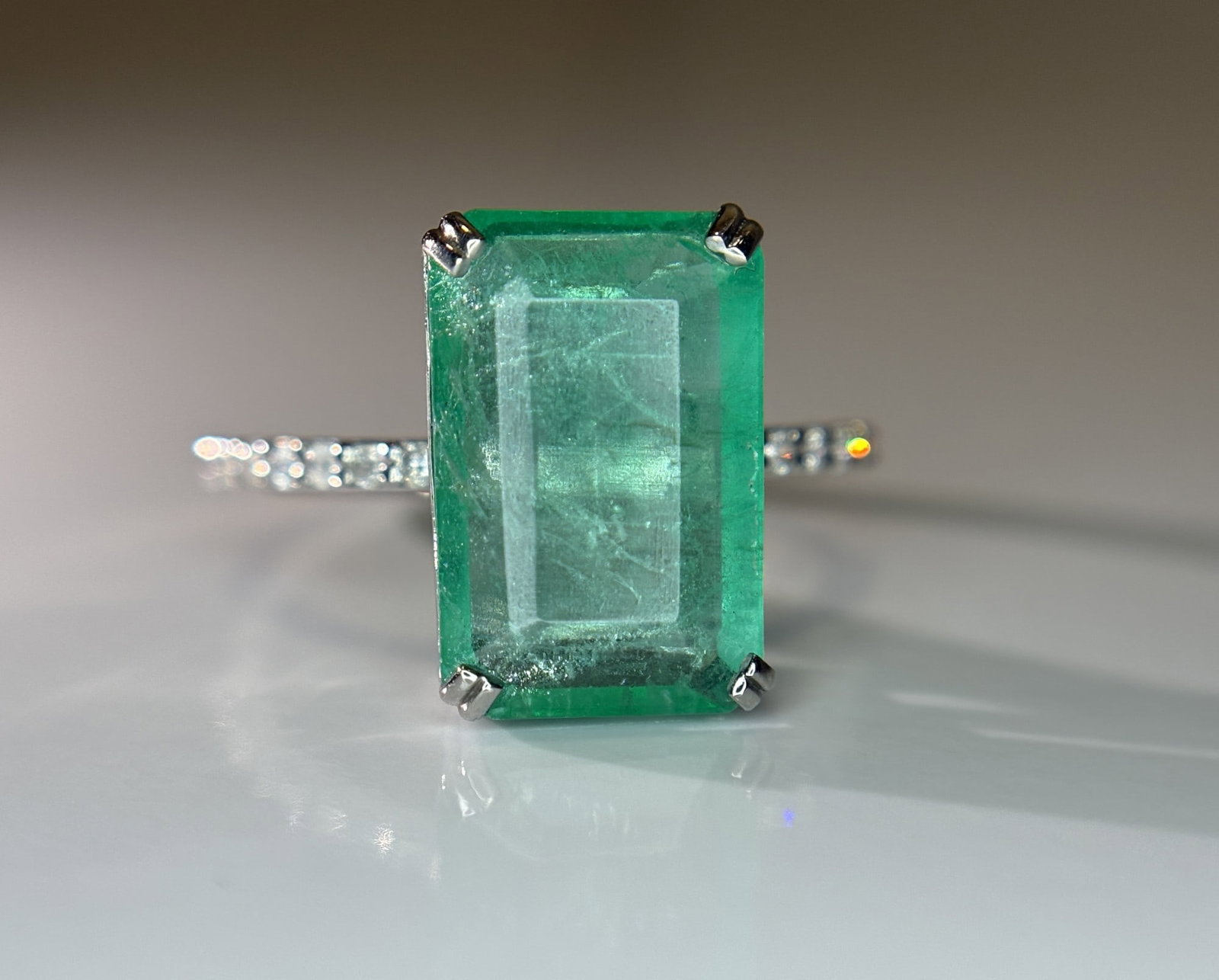 Beautiful 3.66 CT Natural Emerald Ring With Natural Diamonds & Platinum 950 - 9