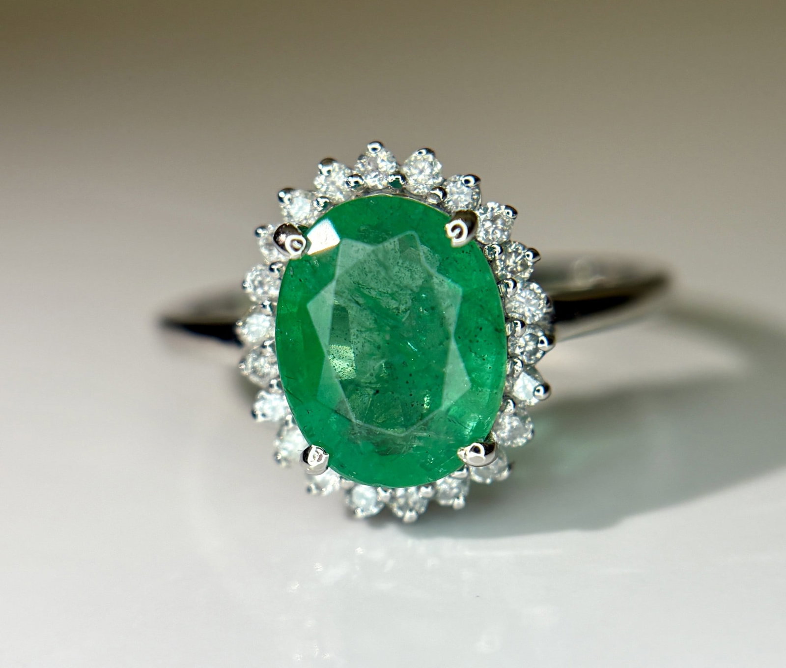 Beautiful 2.30 CT Natural Emerald Ring With Natural Diamonds & Platinum 950 - 2