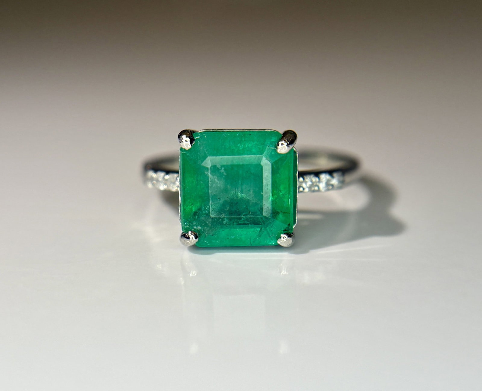 Beautiful 2.65 CT Natural Emerald Ring With Natural Diamonds & Platinum 950 - 2