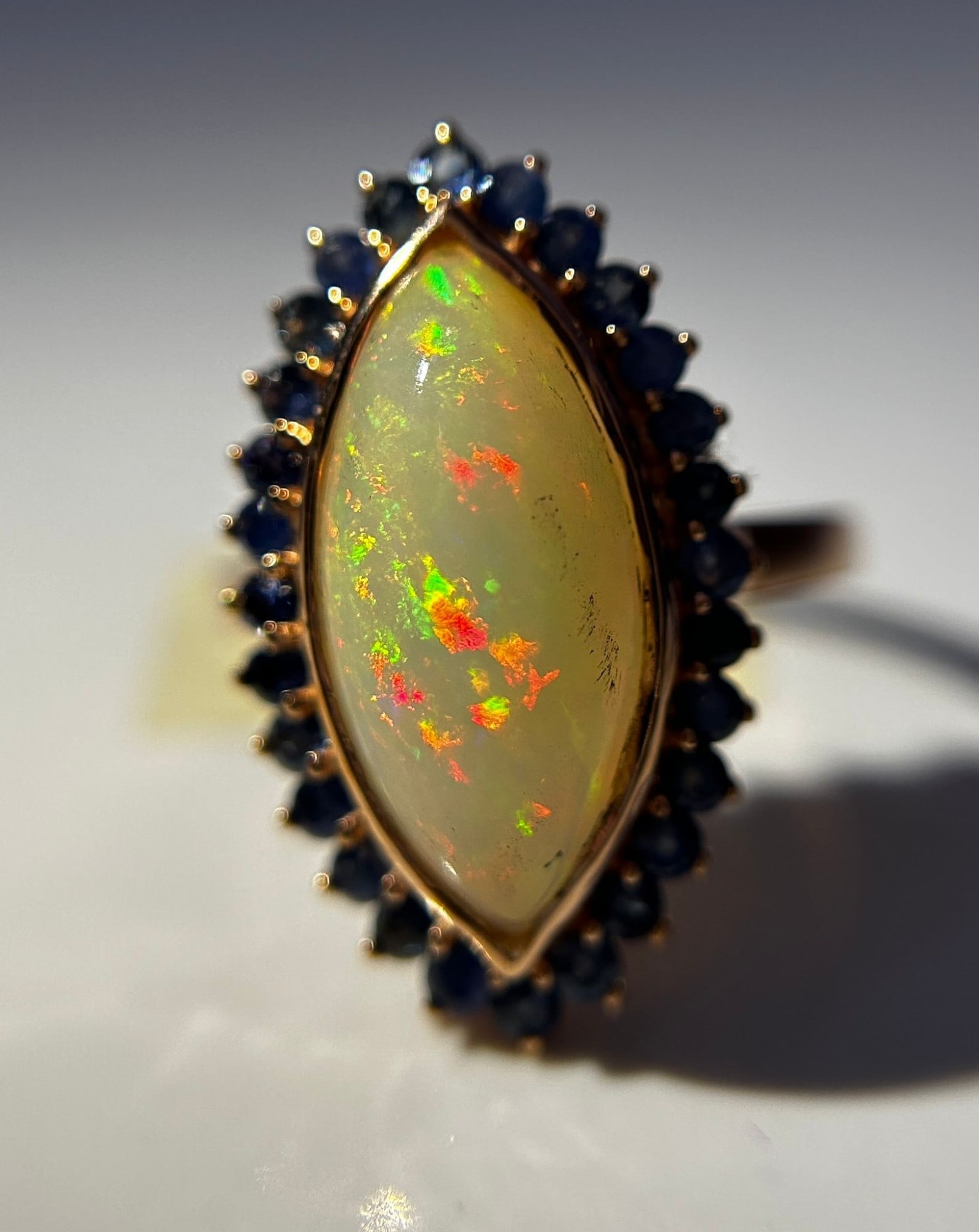 Beautiful Natural Opal Ring With Natural Blue Sapphire and 18k Gold - 4