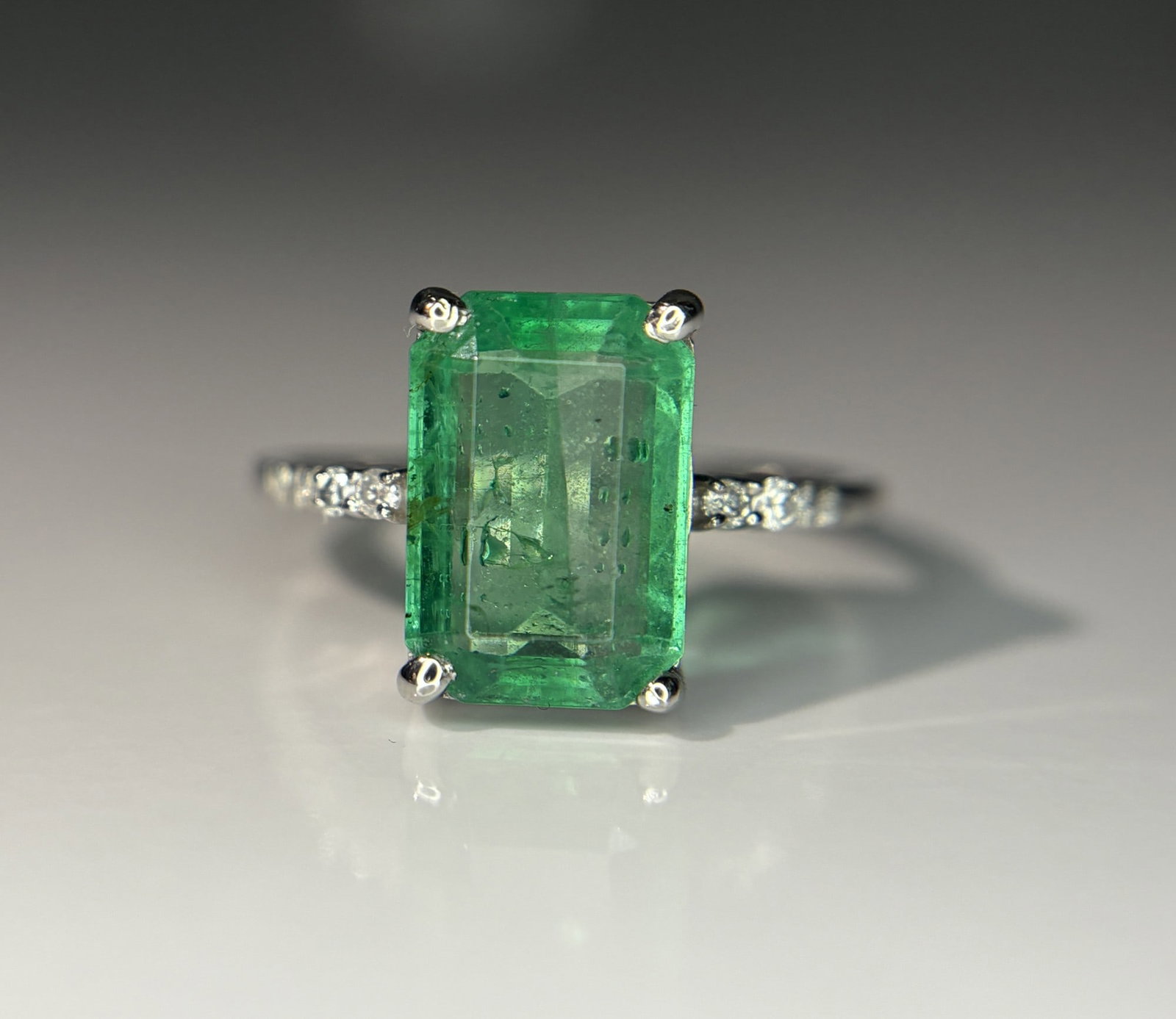 Beautiful 3.00 CT Natural Emerald Ring With Natural Diamonds & Platinum 950 - 2