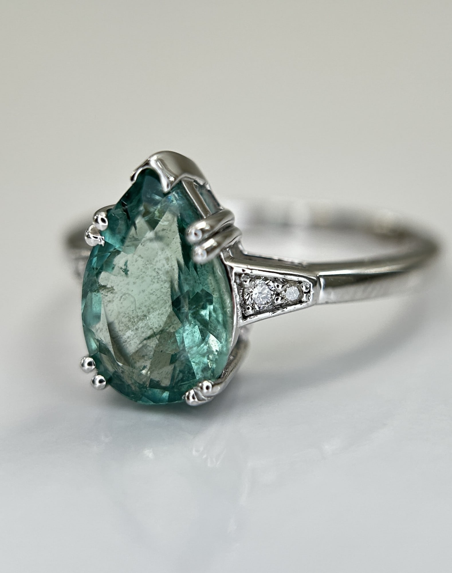 Beautiful Natural Emerald 1.81 CT With Natural Diamonds & 18k Gold - 4