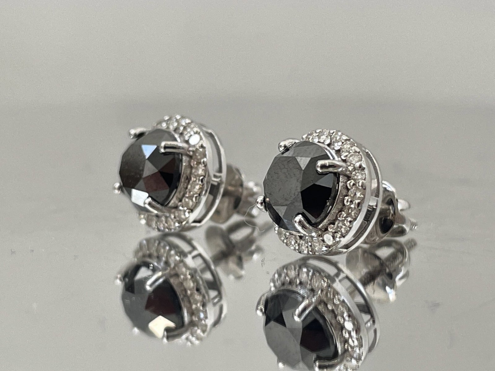 Beautiful Natural 3.84 CT Black Diamond Earrings Natural Diamonds & 18k Gold - 2