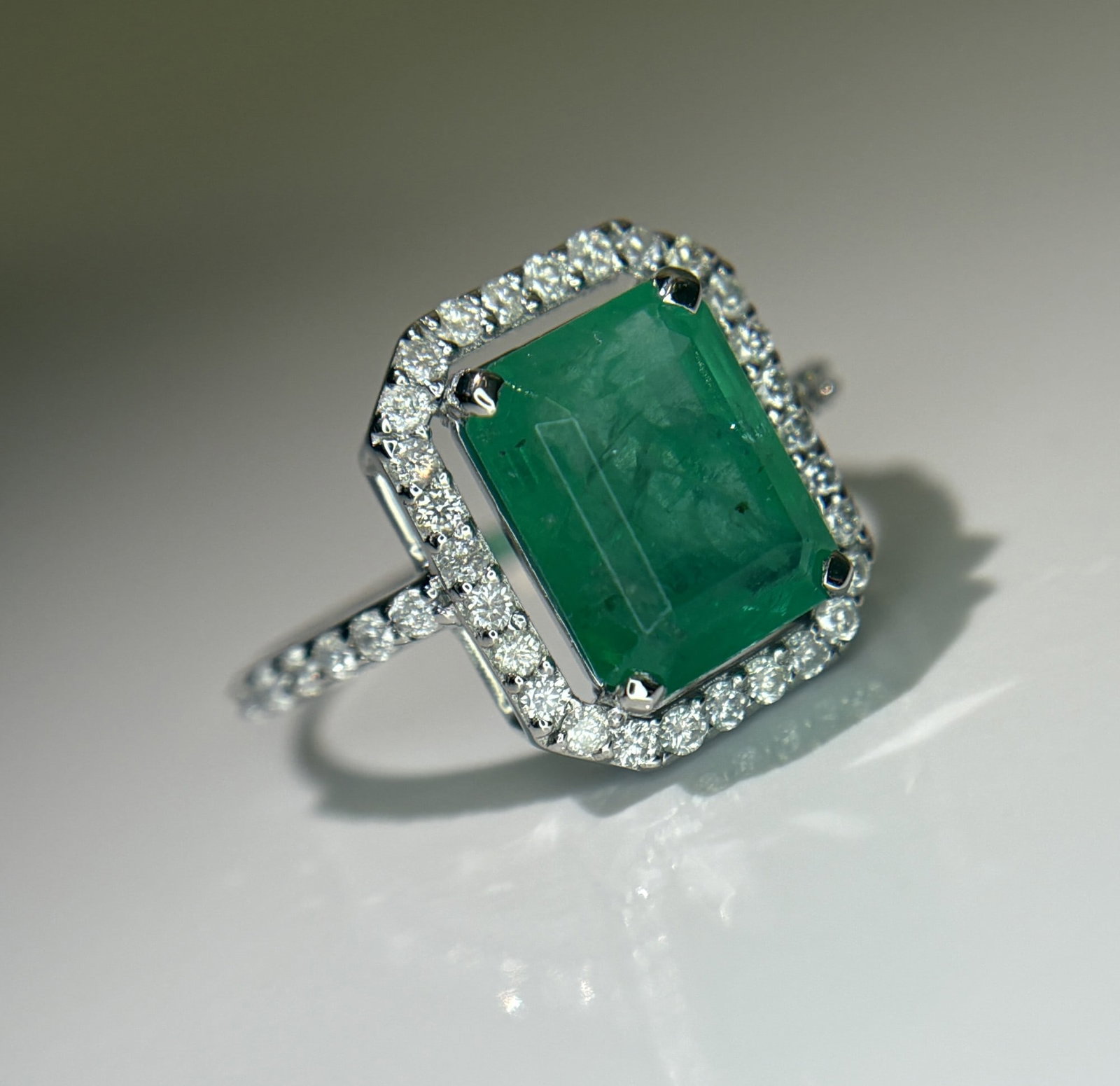 Beautiful 3.50 CT Natural Emerald Ring With Natural Diamonds & Platinum 950 - 11