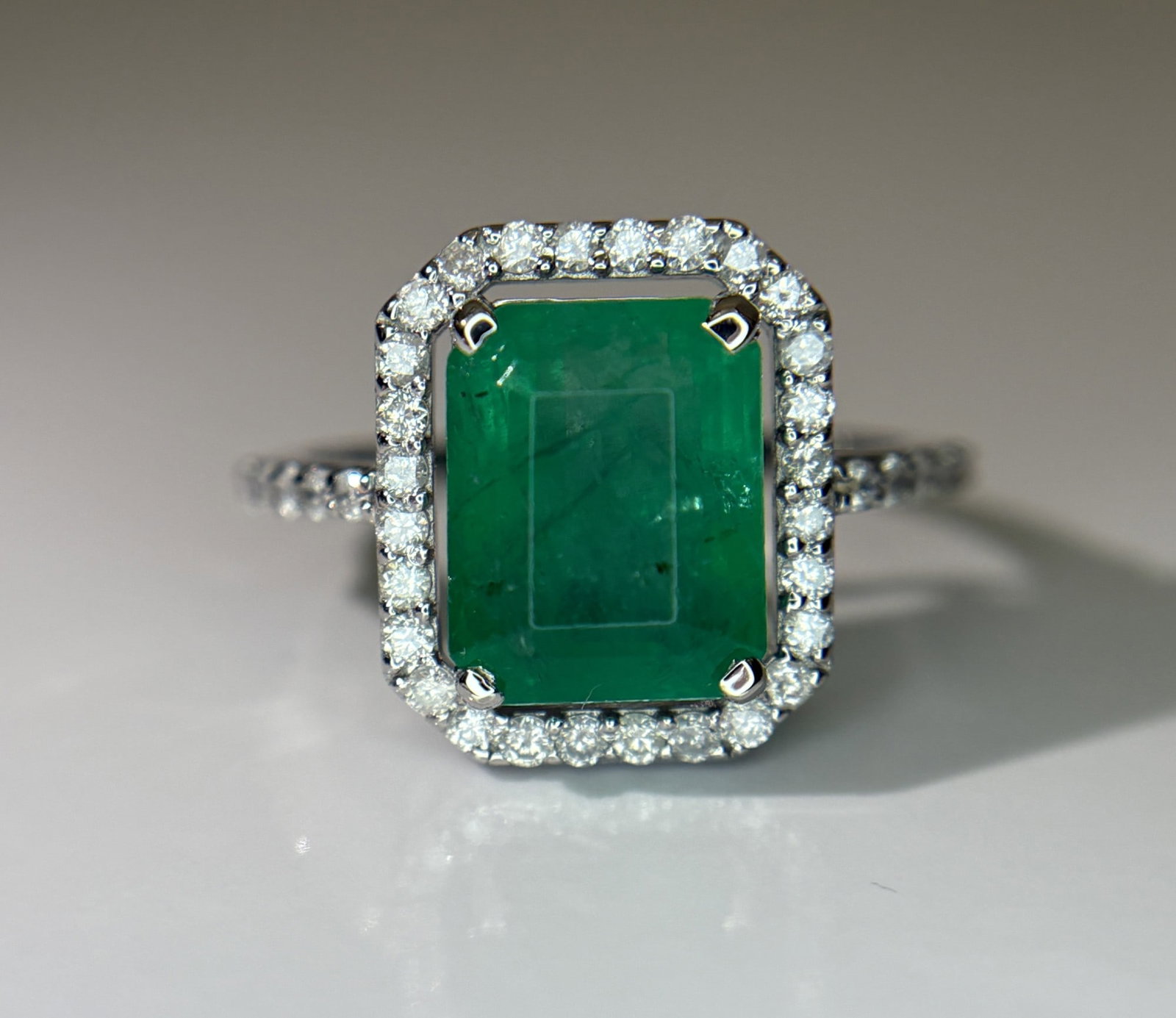 Beautiful 3.50 CT Natural Emerald Ring With Natural Diamonds & Platinum 950 - 3