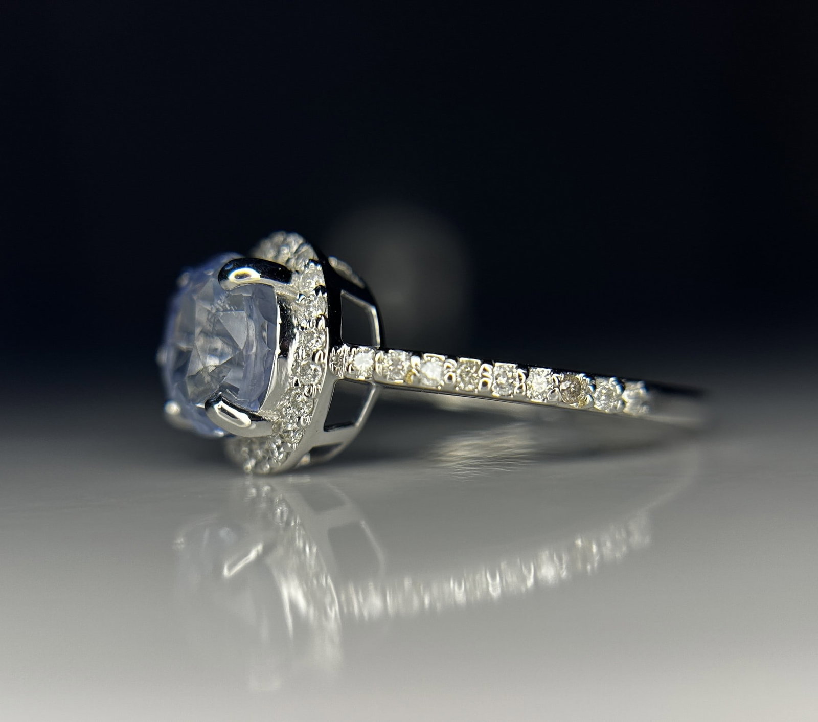 Beautiful 3.10 CT Unheated Ceylon Blue Sapphire With Natural Diamonds & 18k Gold - 4