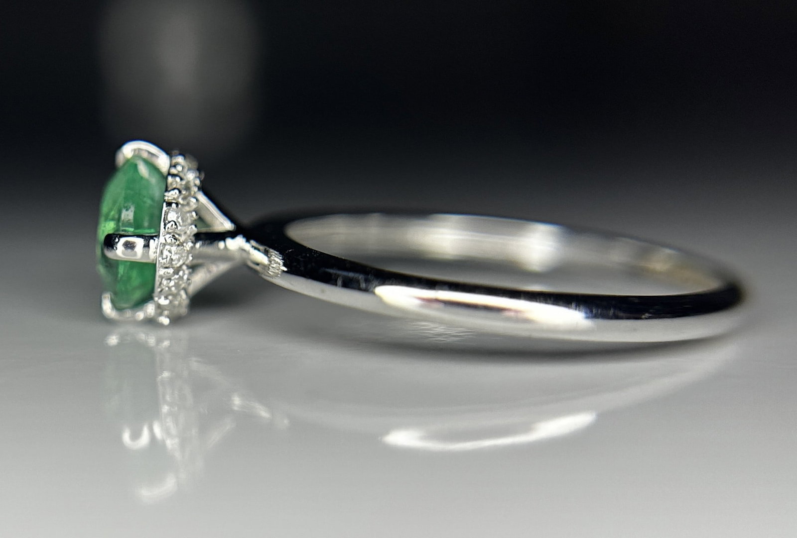 Beautiful 1.07ct Natural Emerald With Natural Diamonds & 18k Gold - 5