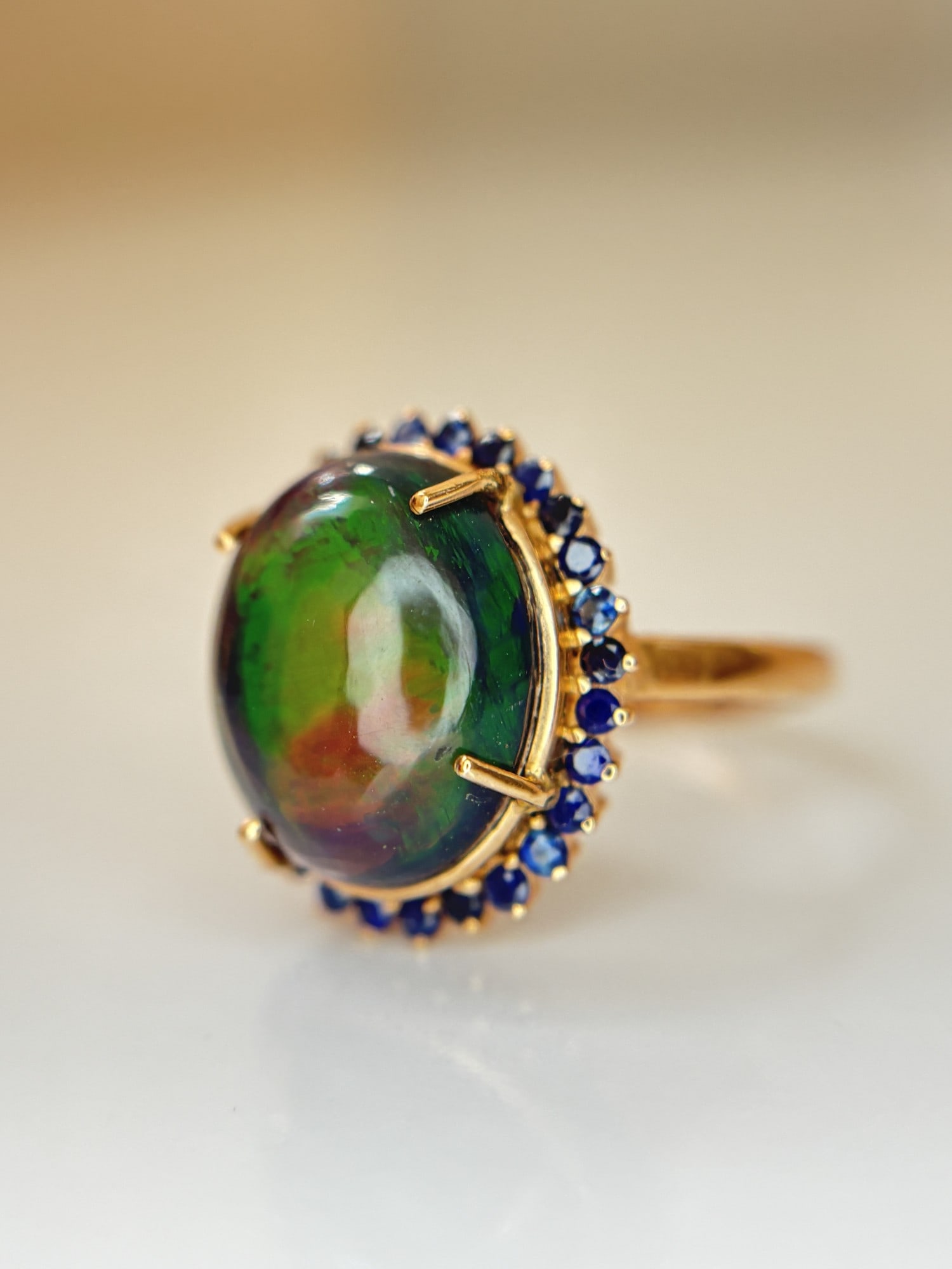 Beautiful Natural 3.40Ct Black Opal Ring With Natural Blue Sapphire and 18k Gold - 2