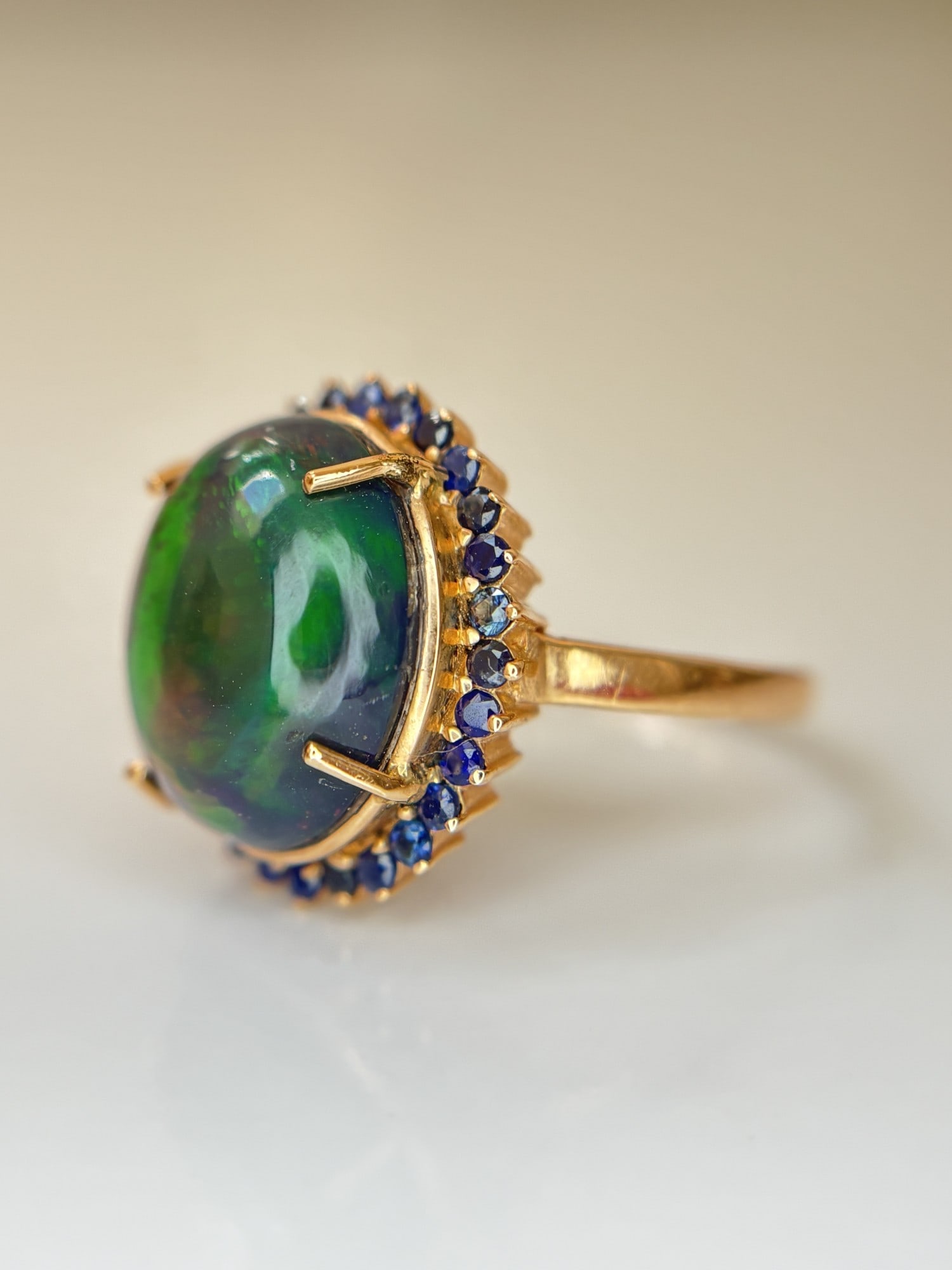 Beautiful Natural 3.40Ct Black Opal Ring With Natural Blue Sapphire and 18k Gold - 4