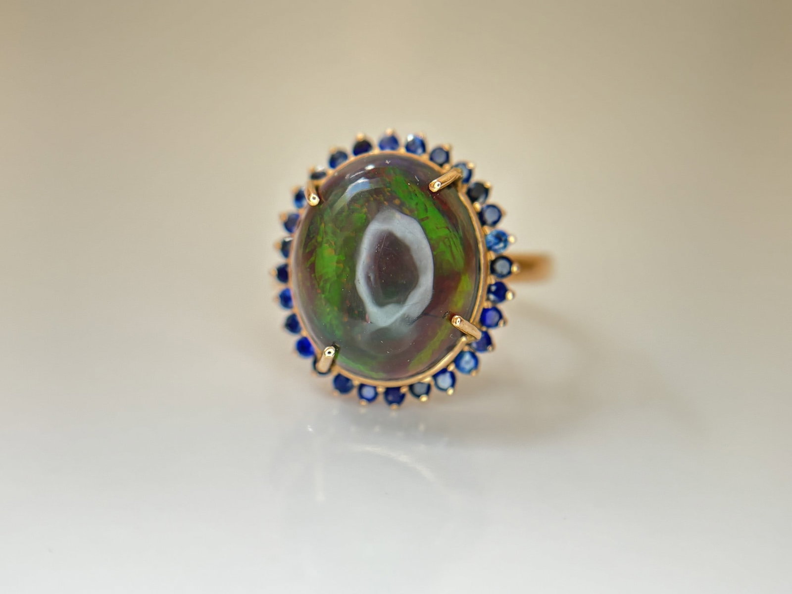 Beautiful Natural 3.40Ct Black Opal Ring With Natural Blue Sapphire and 18k Gold - 7