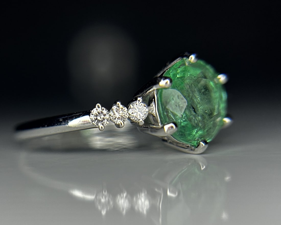 Beautiful 1.36 ct Natural Emerald With Natural Diamonds & 18k Gold - 9