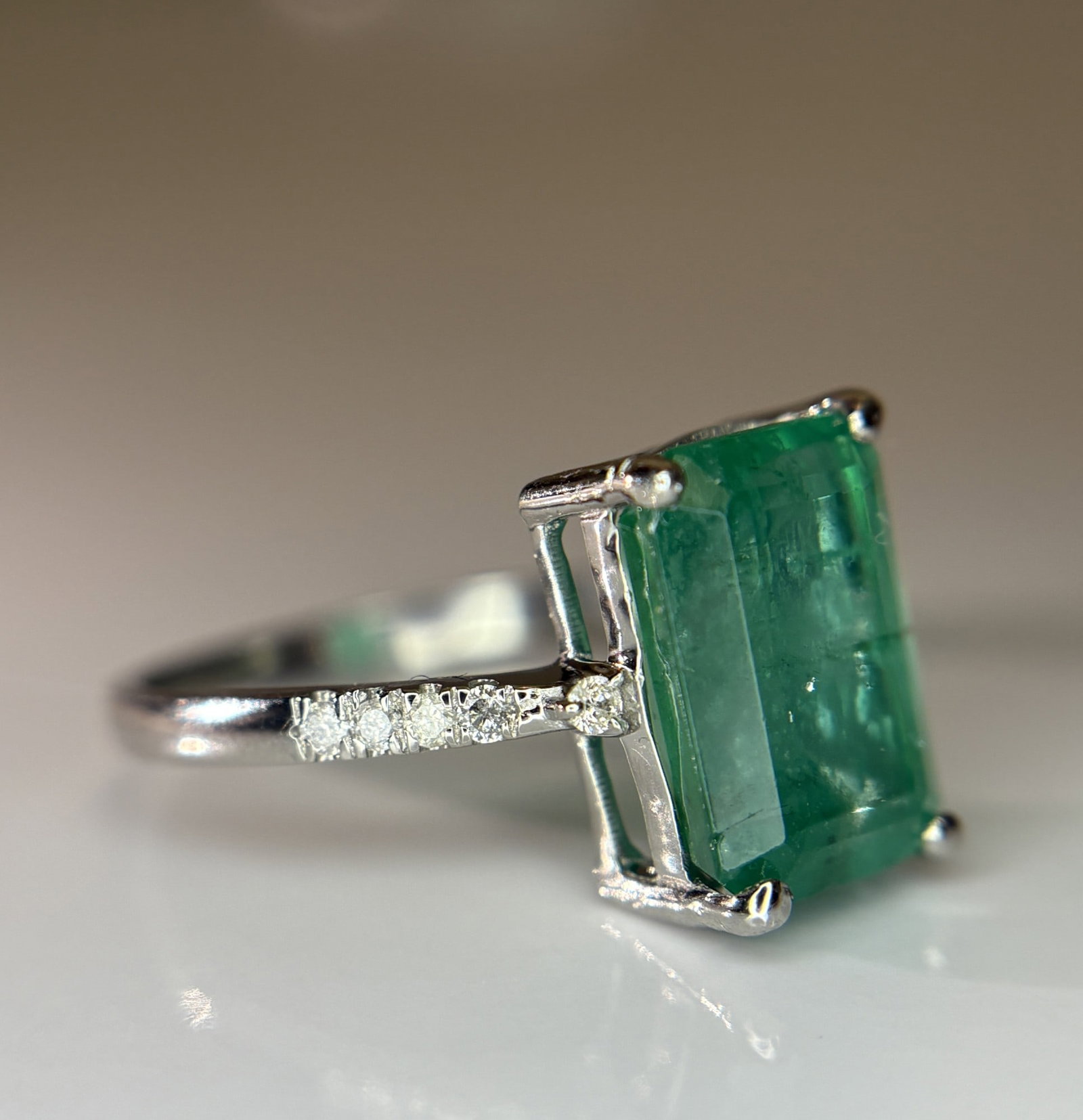 Beautiful 4.00 CT Natural Emerald Ring With Natural Diamonds & Platinum 950 - 8
